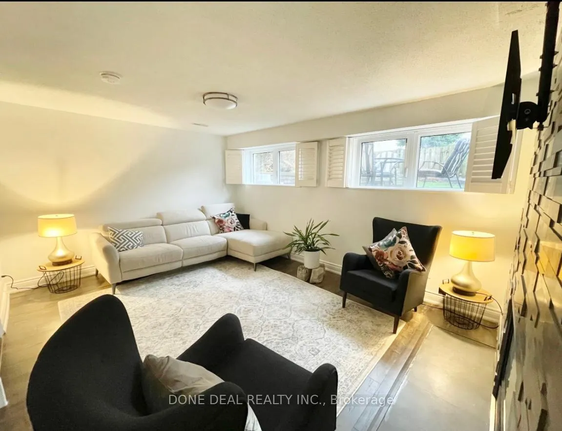 Photo 12 of 206 Harvest Drive, Milton, Bronte Meadows — HOMEH