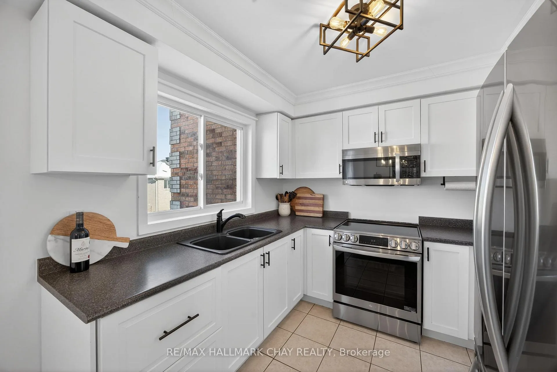 Photo 3 of 1412 Forest Street, Innisfil, Alcona — HOMEH