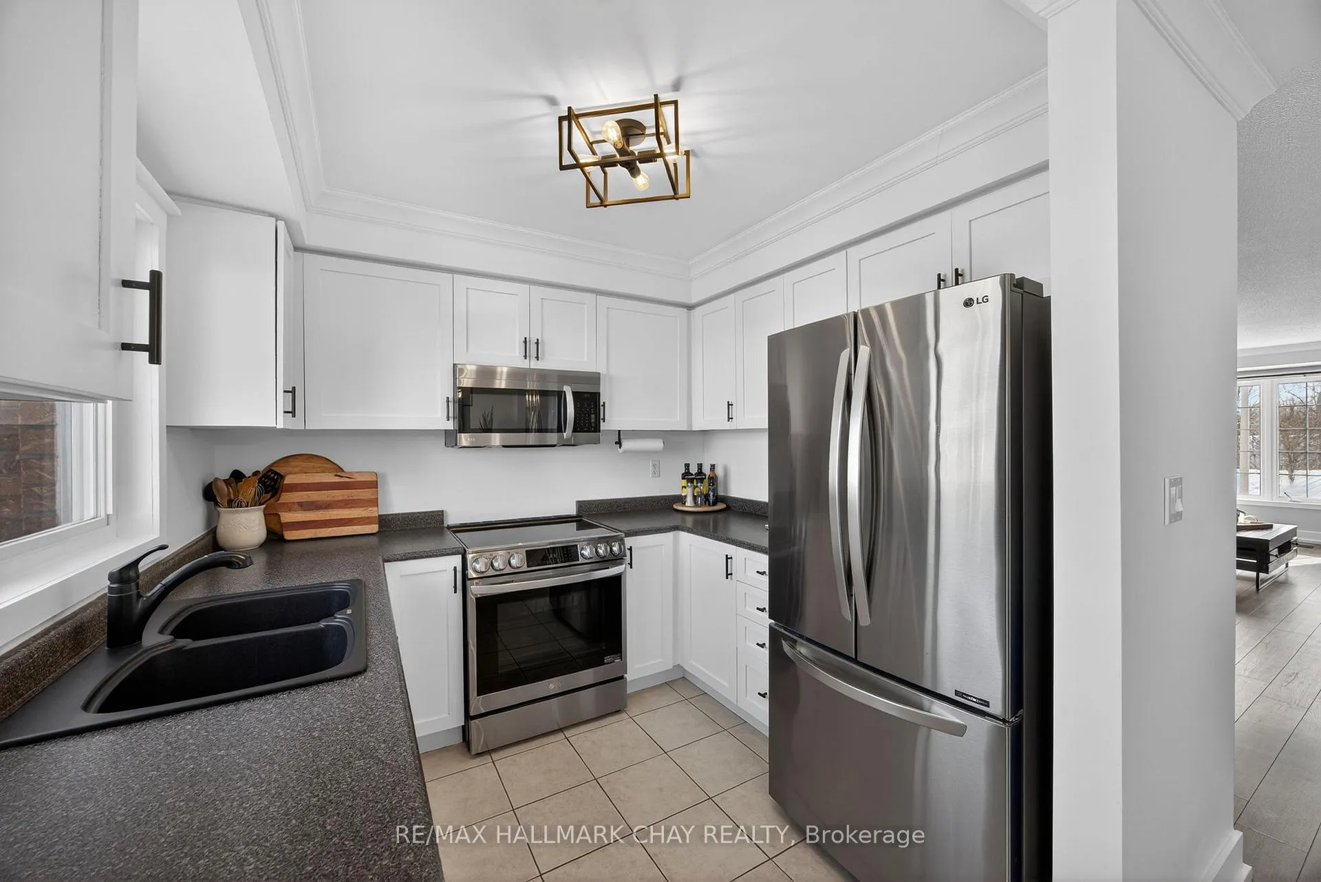 Photo 4 of 1412 Forest Street, Innisfil, Alcona — HOMEH