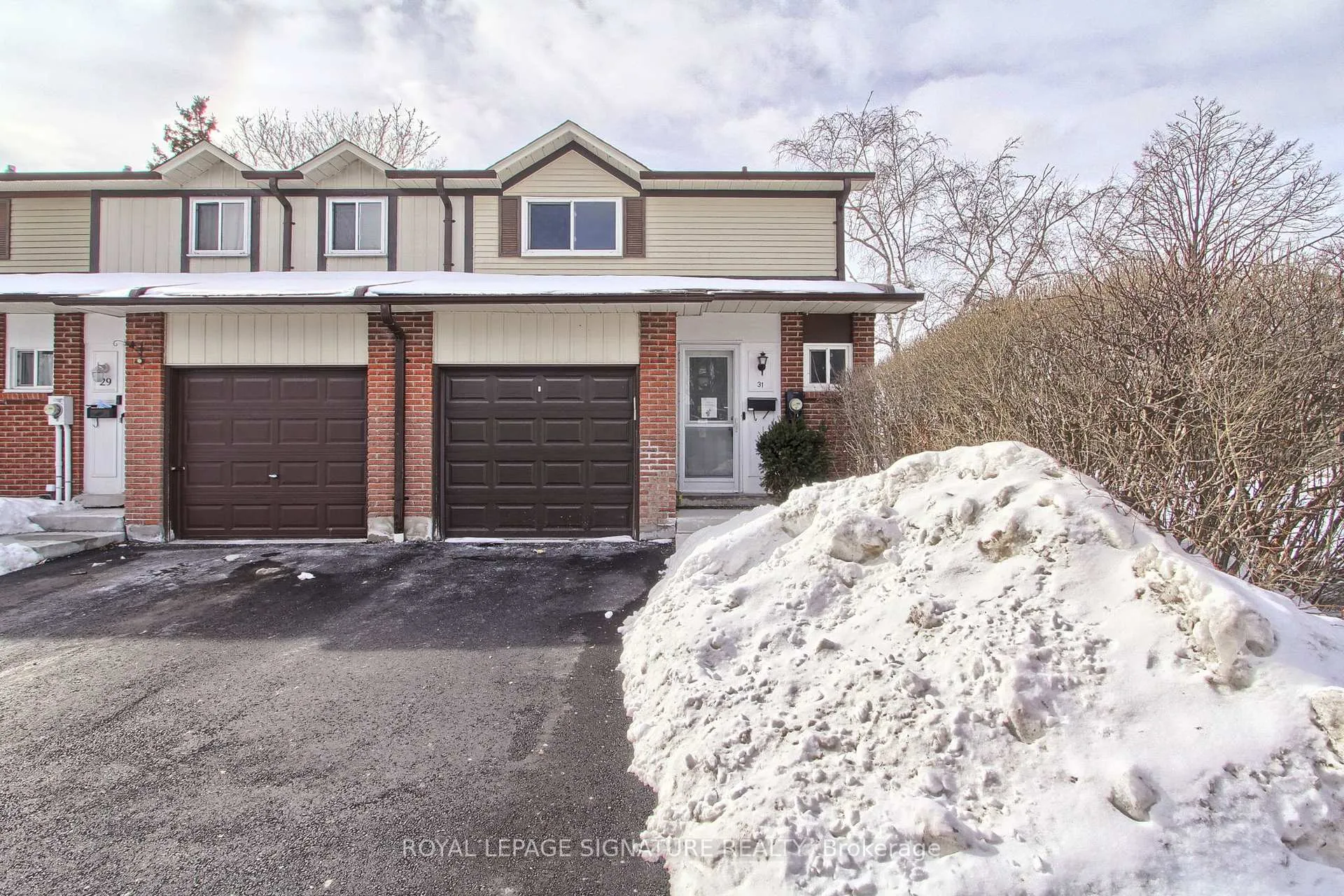 Photo 1 of Unit 17, 31 Parker Crescent, Ajax, South East — HOMEH