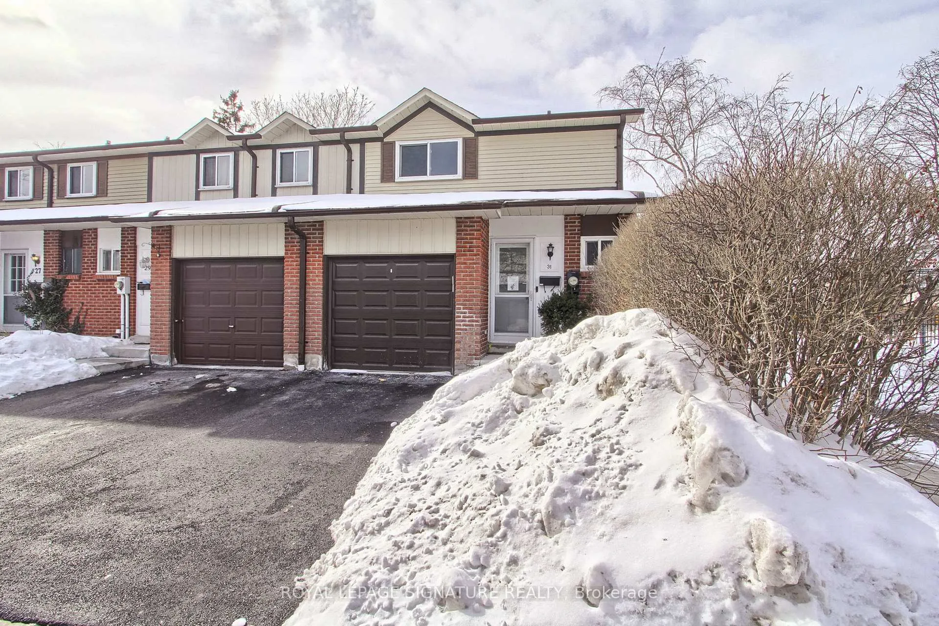 Photo 3 of Unit 17, 31 Parker Crescent, Ajax, South East — HOMEH