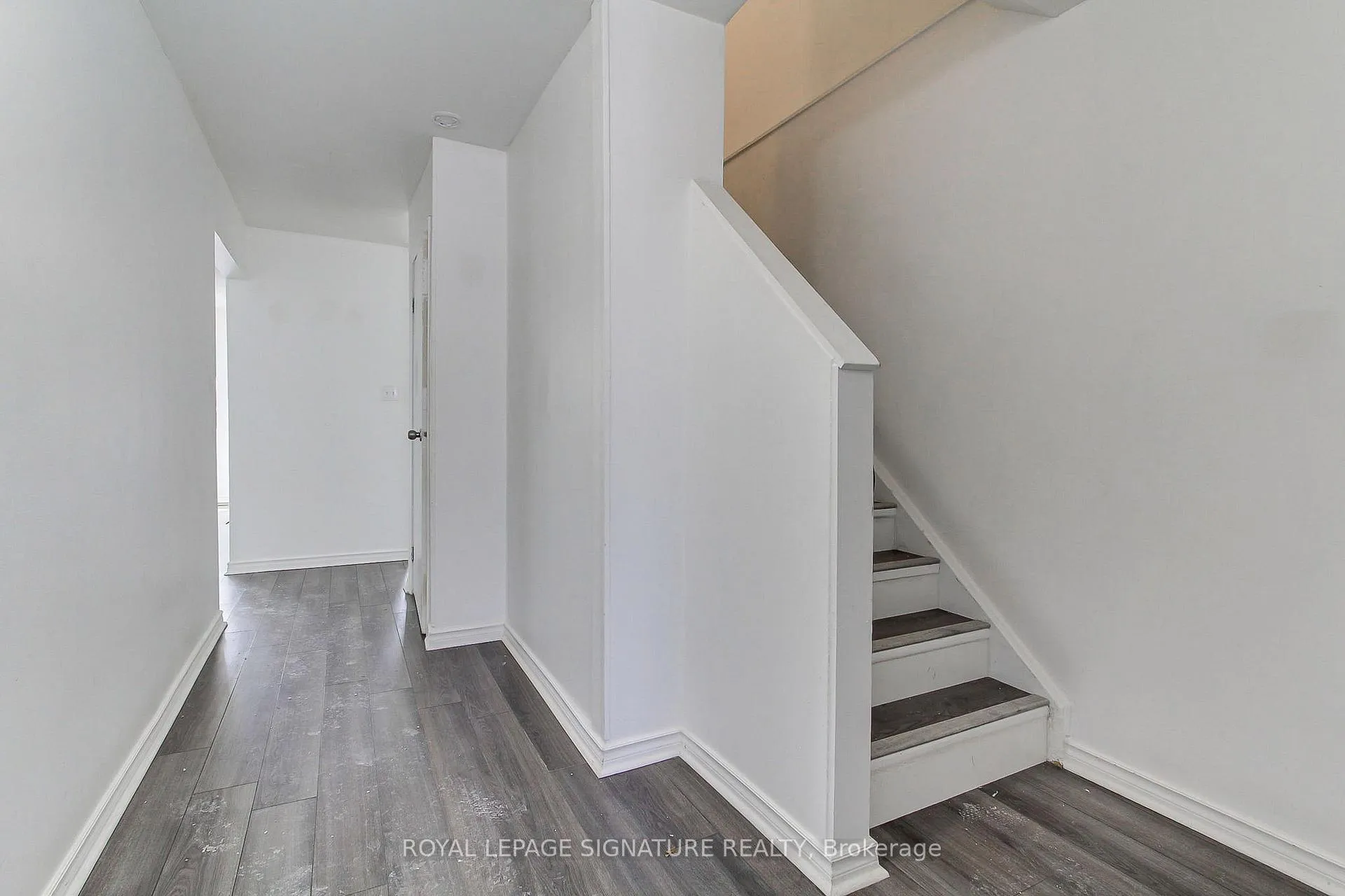 Photo 6 of Unit 17, 31 Parker Crescent, Ajax, South East — HOMEH