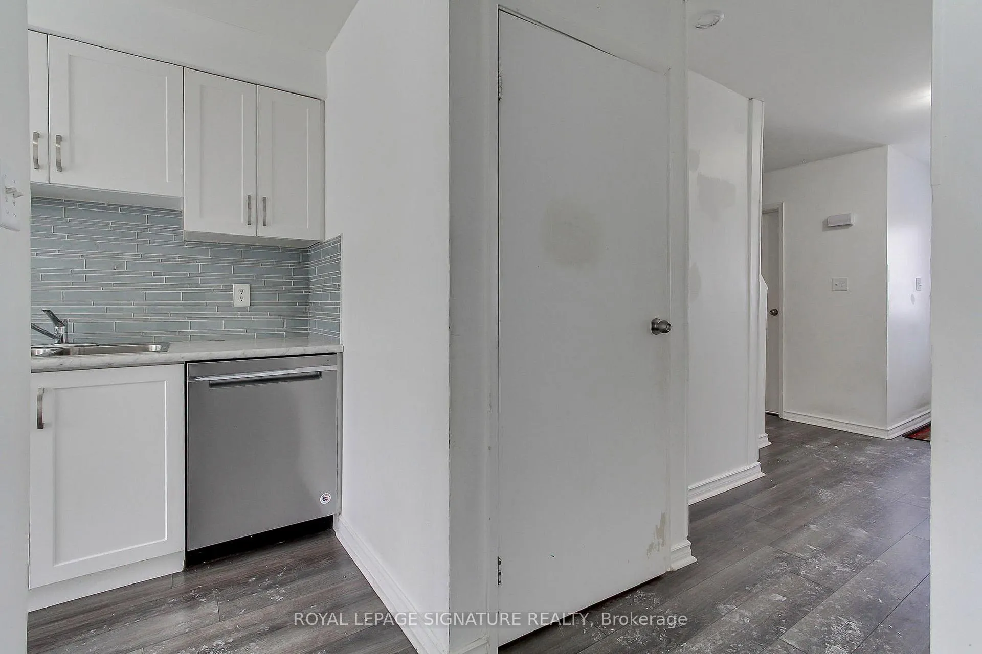 Photo 7 of Unit 17, 31 Parker Crescent, Ajax, South East — HOMEH