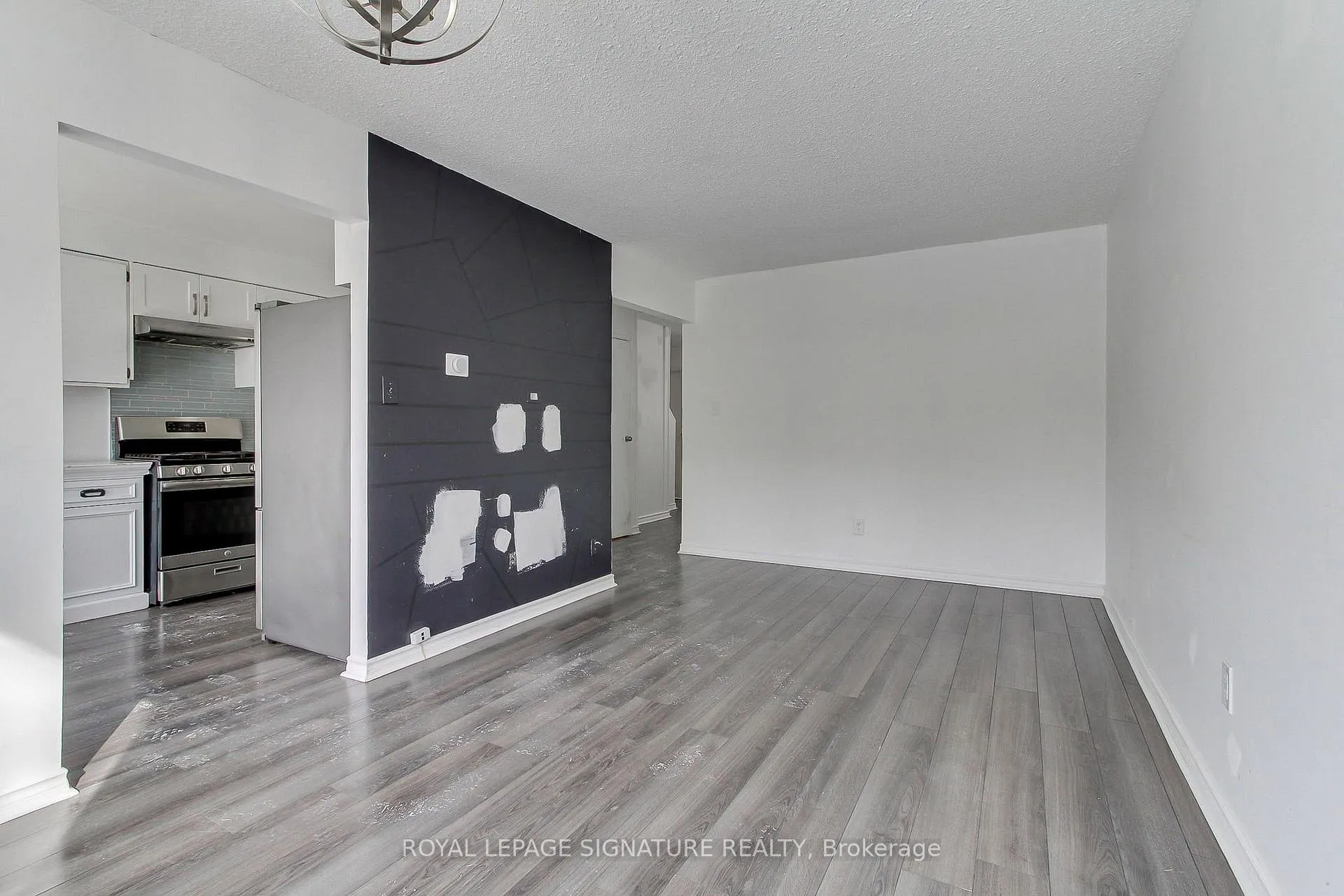 Photo 16 of Unit 17, 31 Parker Crescent, Ajax, South East — HOMEH