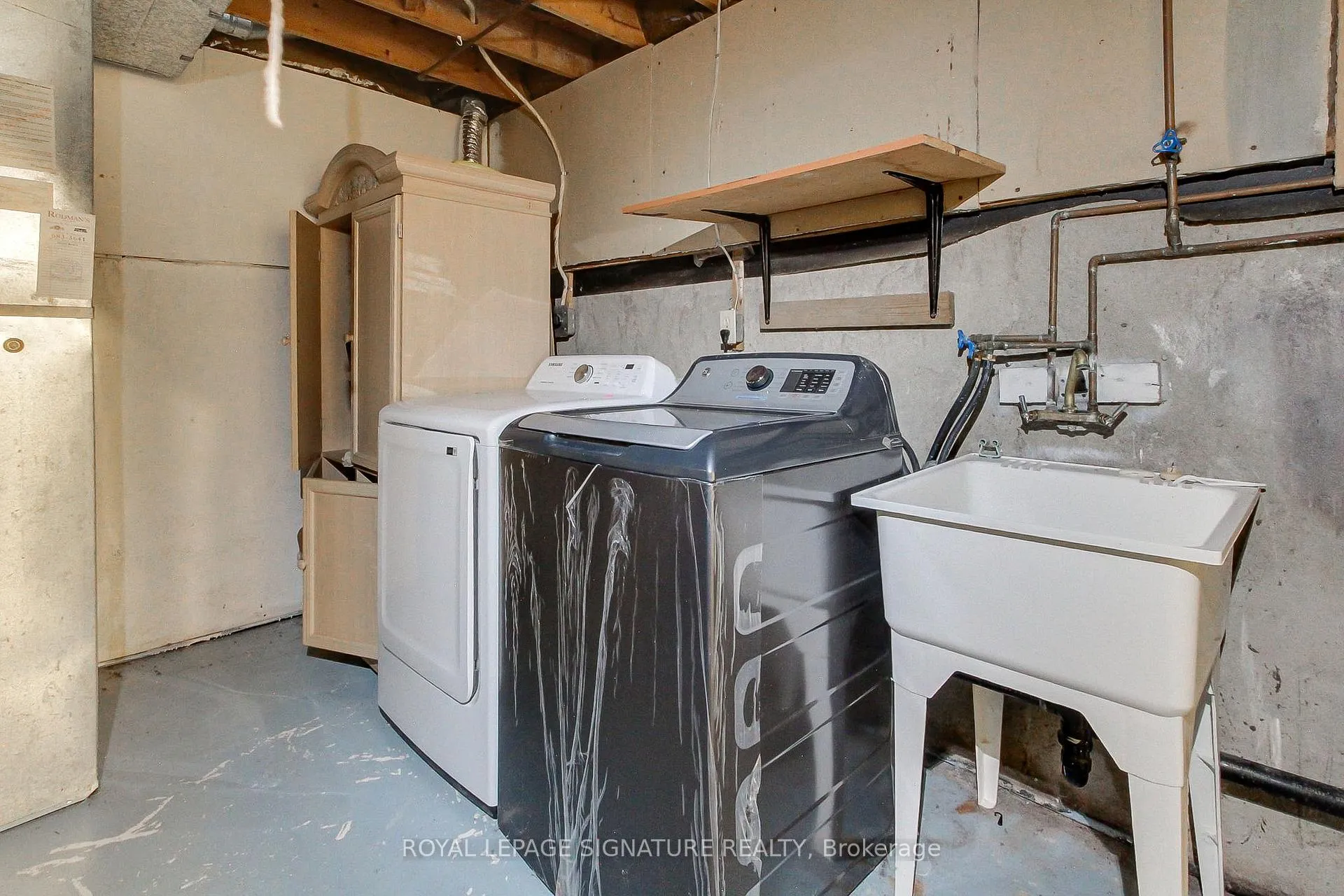 Photo 30 of Unit 17, 31 Parker Crescent, Ajax, South East — HOMEH