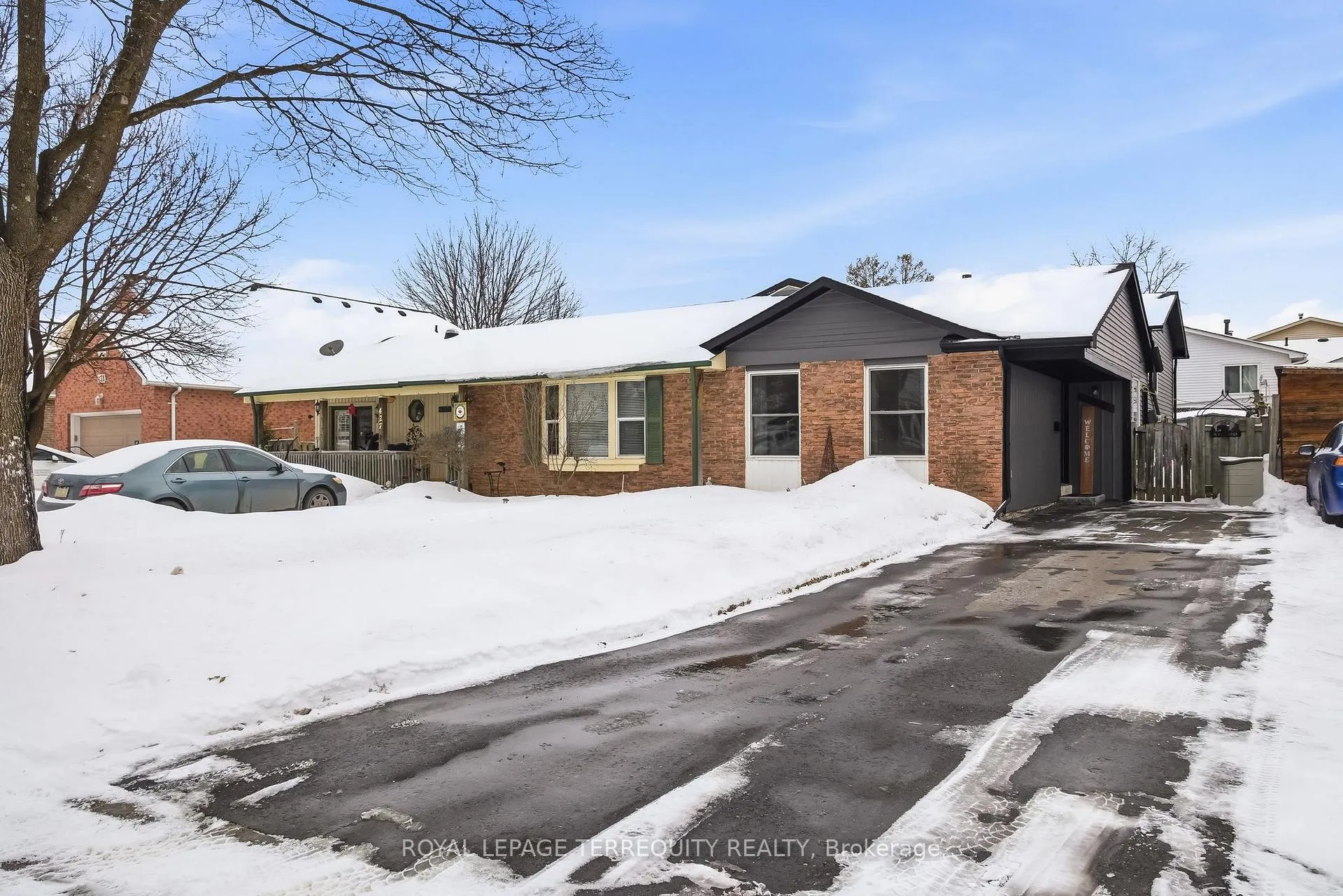 Photo 3 of 425 Lesabre Street, Oshawa, Eastdale — HOMEH