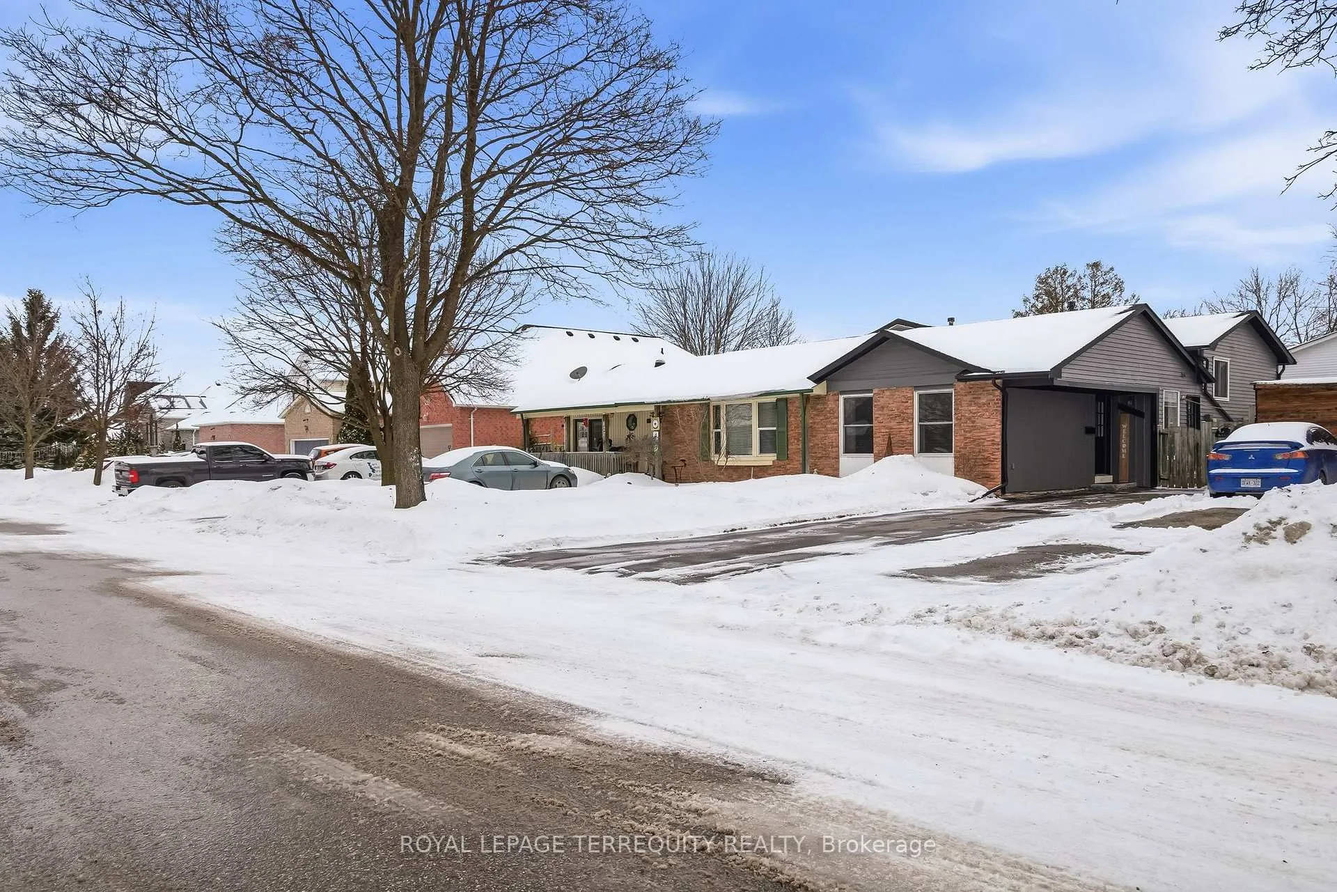 Photo 4 of 425 Lesabre Street, Oshawa, Eastdale — HOMEH