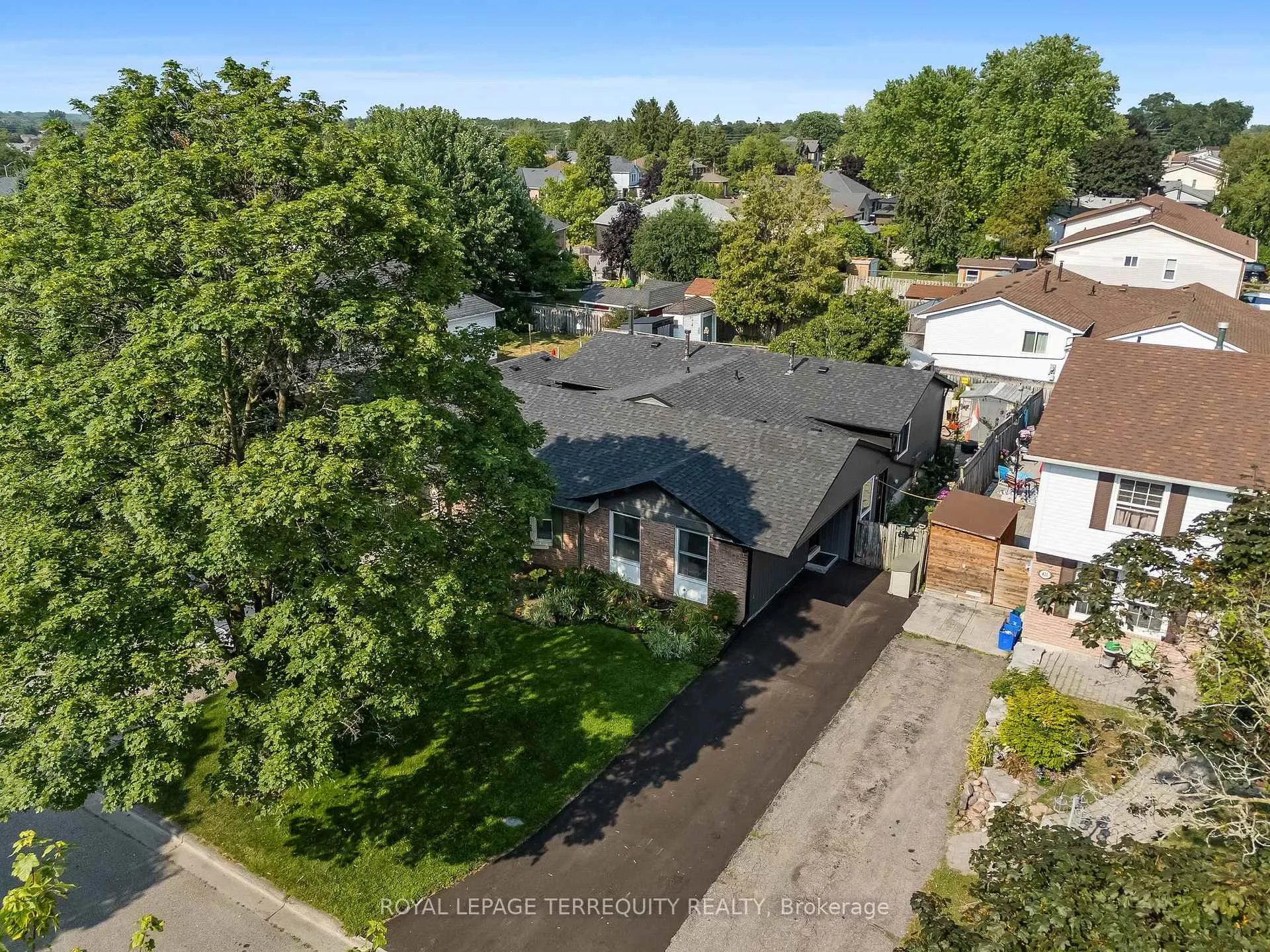 Photo 5 of 425 Lesabre Street, Oshawa, Eastdale — HOMEH