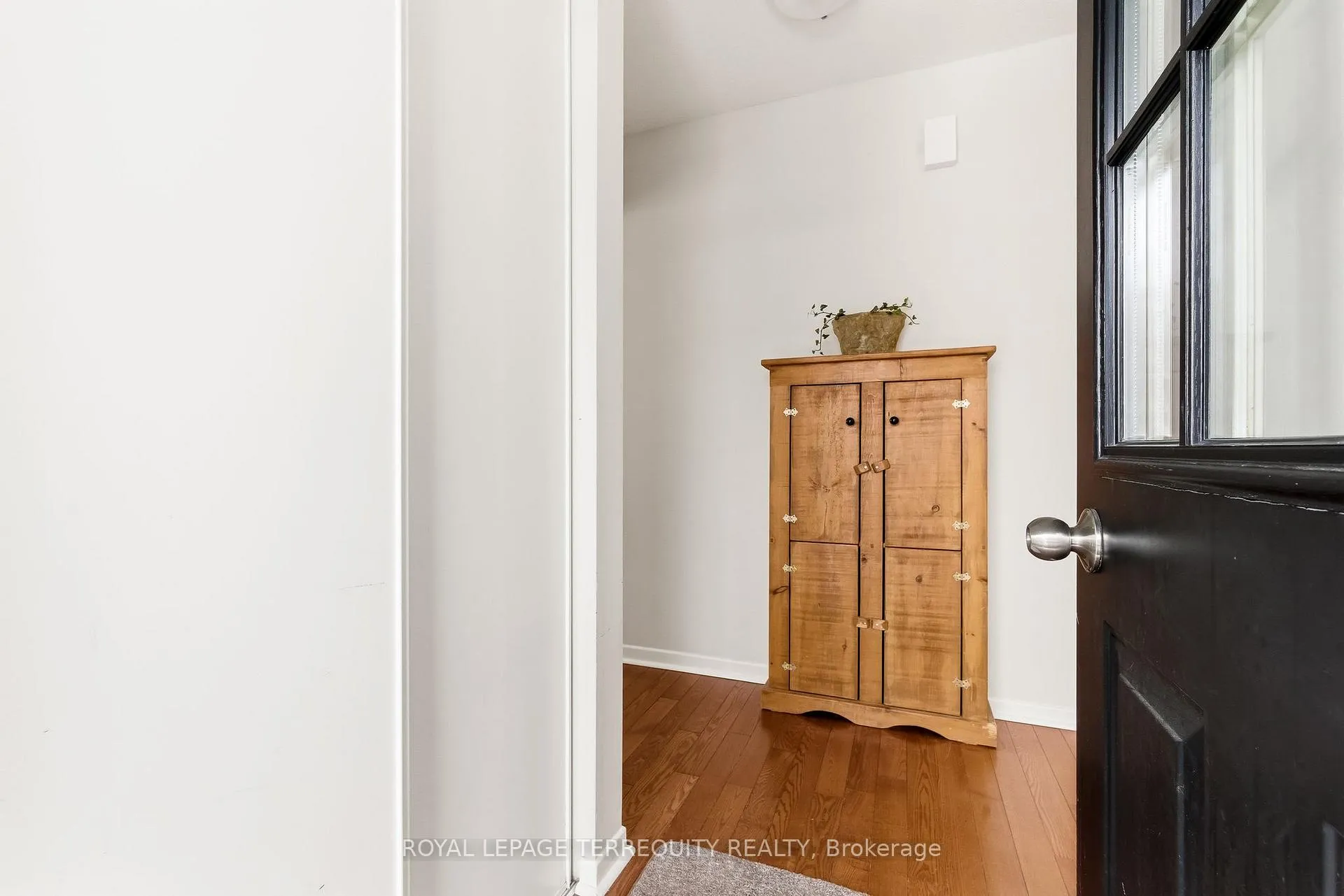 Photo 7 of 425 Lesabre Street, Oshawa, Eastdale — HOMEH