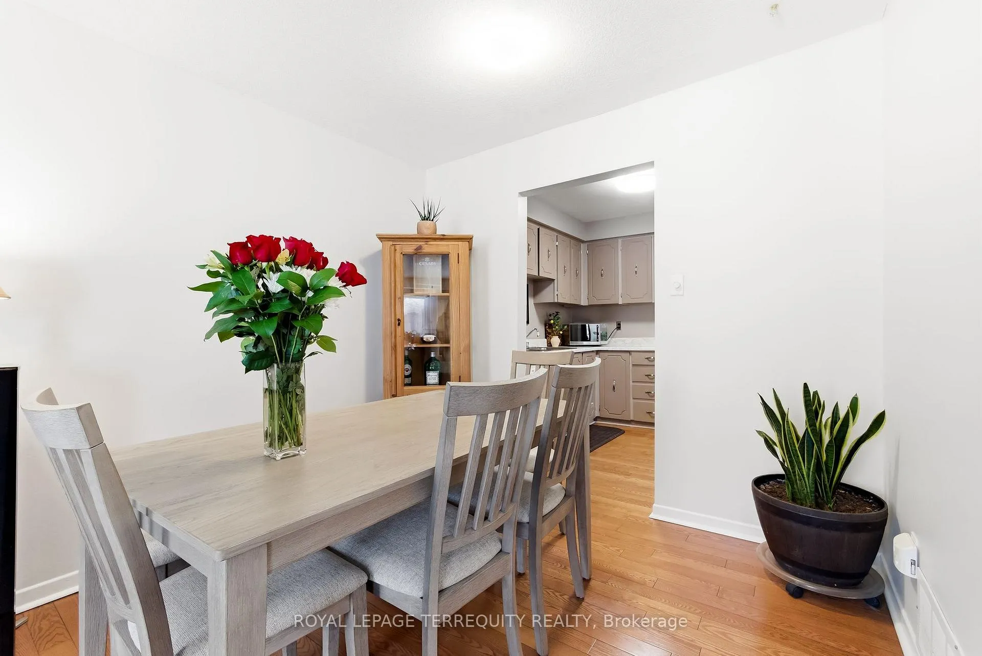 Photo 13 of 425 Lesabre Street, Oshawa, Eastdale — HOMEH