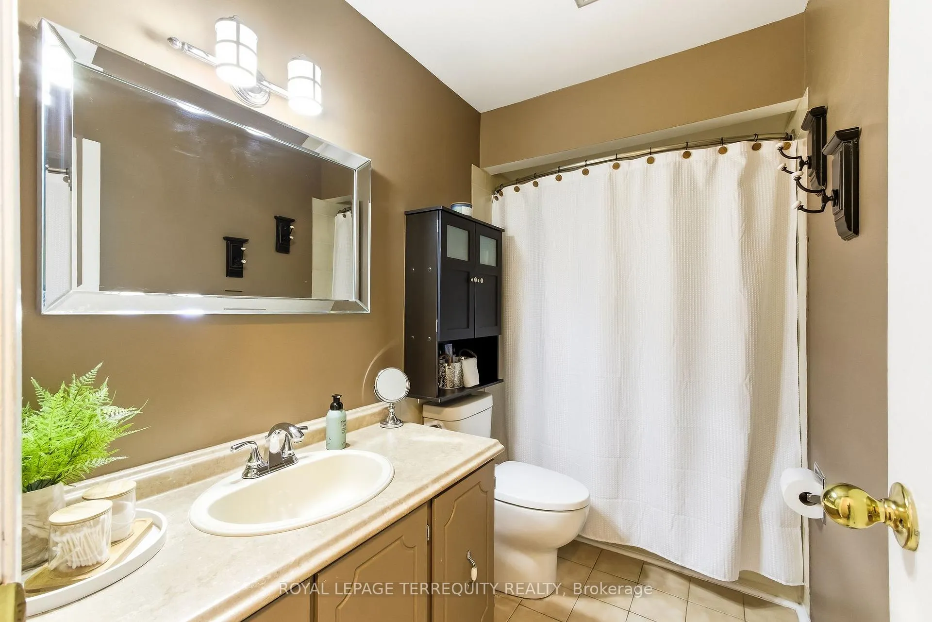 Photo 25 of 425 Lesabre Street, Oshawa, Eastdale — HOMEH