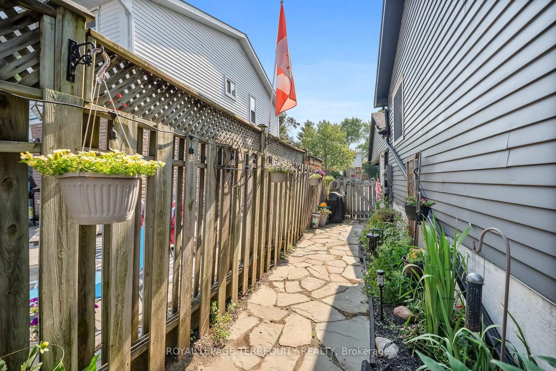 Photo 31 of 425 Lesabre Street, Oshawa, Eastdale — HOMEH