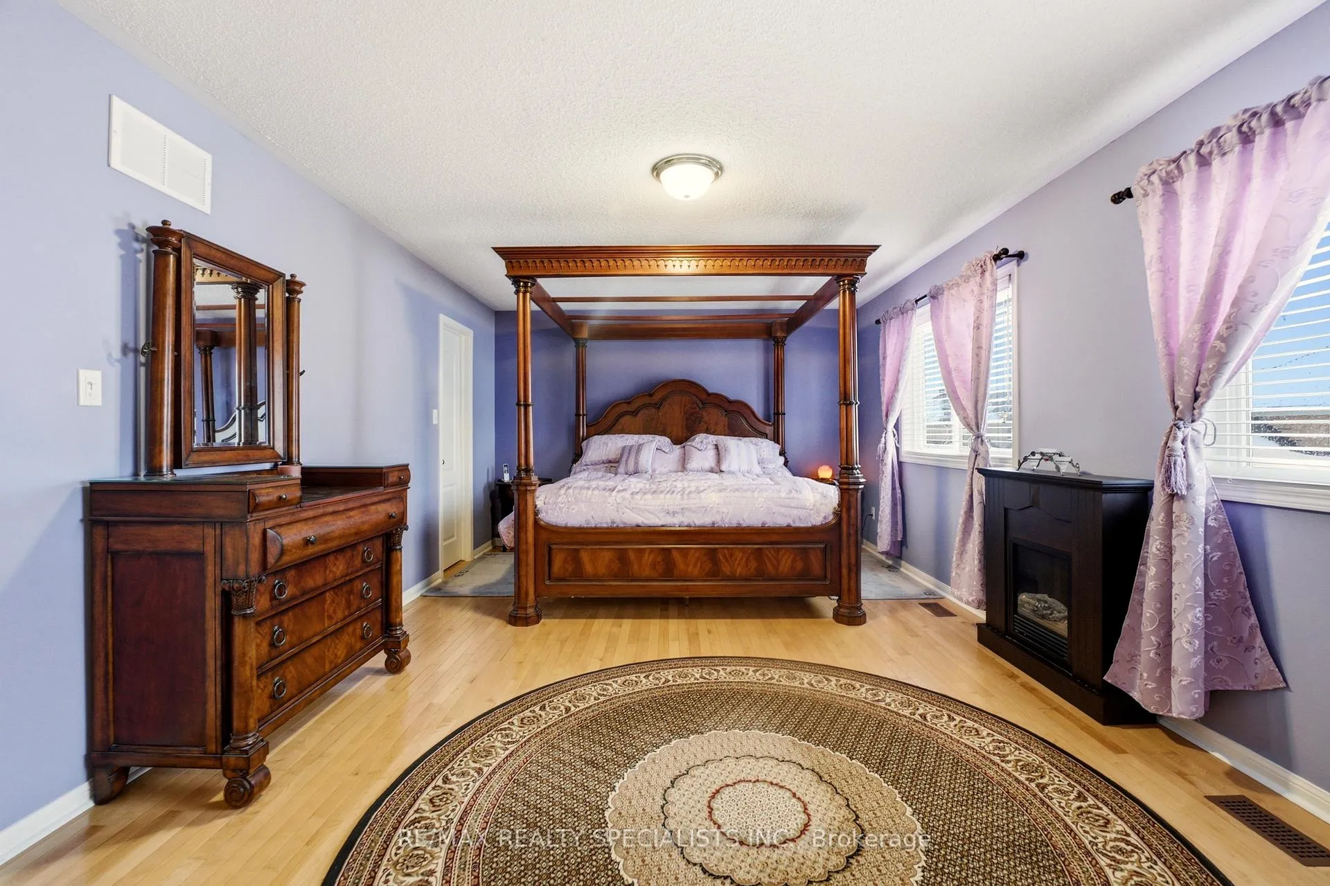 Photo 19 of 23 Emmett Circle, Brampton, Fletcher's Meadow — HOMEH