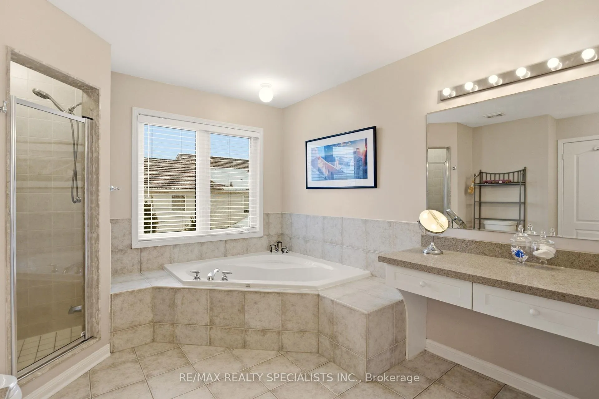 Photo 22 of 23 Emmett Circle, Brampton, Fletcher's Meadow — HOMEH