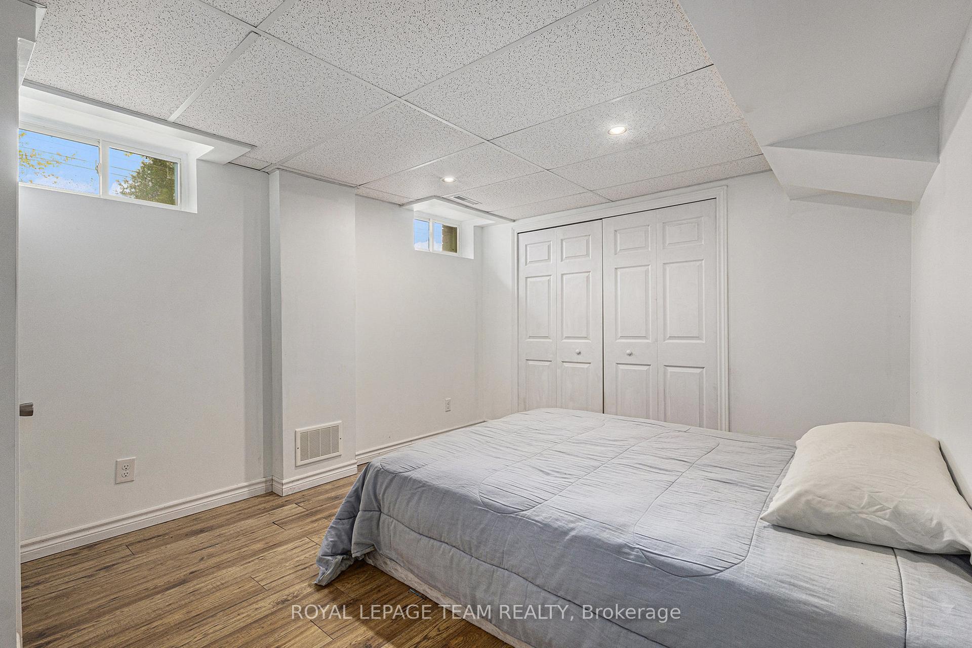 Photo 13 of 53 Viewmount Drive, Ottawa, Meadowlands/Crestview — HOMEH