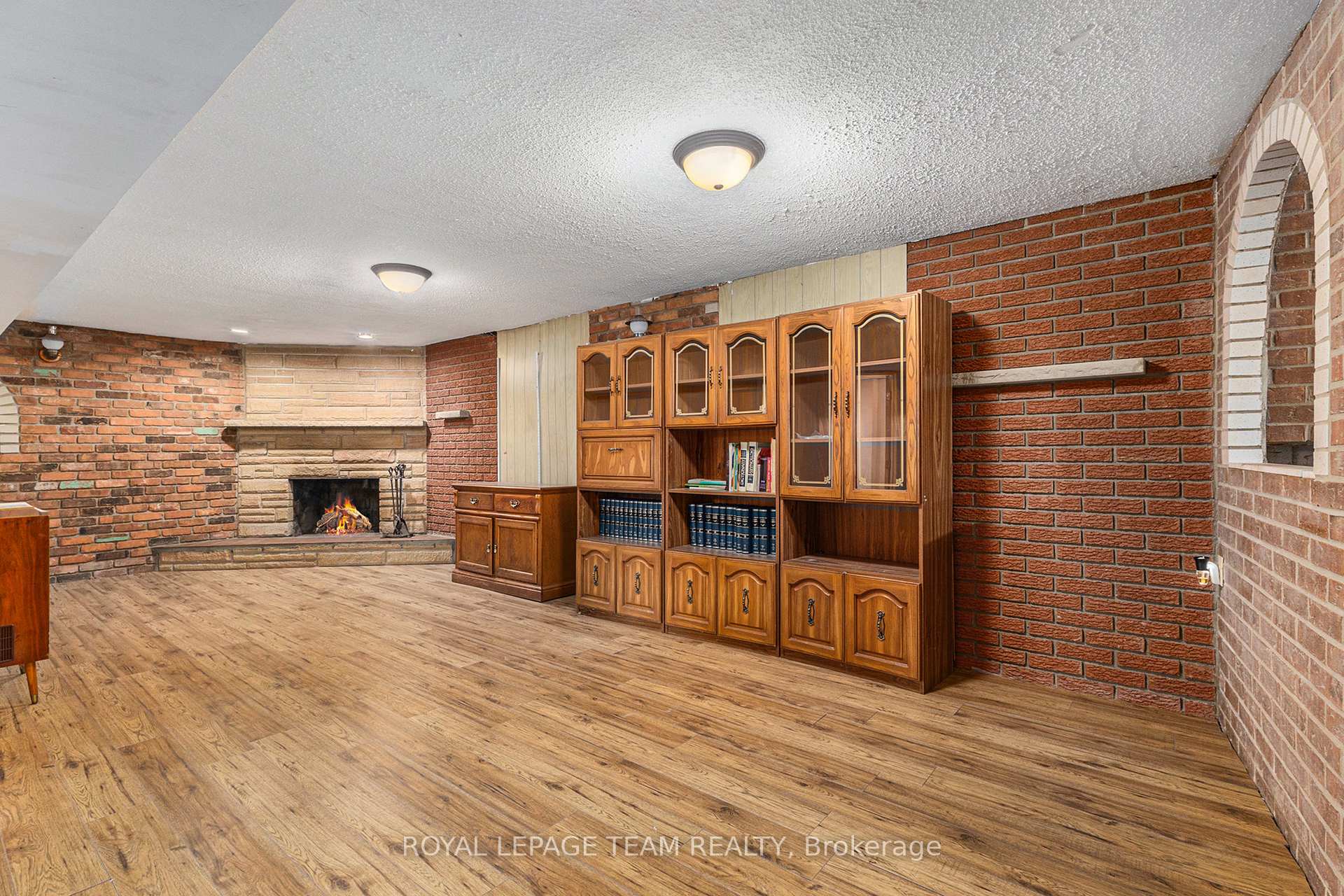 Photo 14 of 53 Viewmount Drive, Ottawa, Meadowlands/Crestview — HOMEH