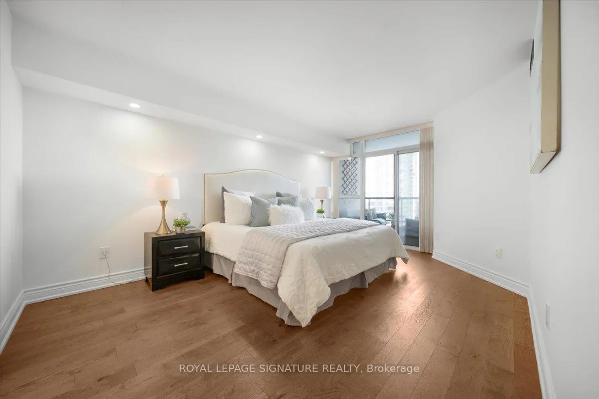Photo 4 of Unit 903, 5 Rowntree Road, Etobicoke, Mount Olive-Silverstone-Jamestown — HOMEH