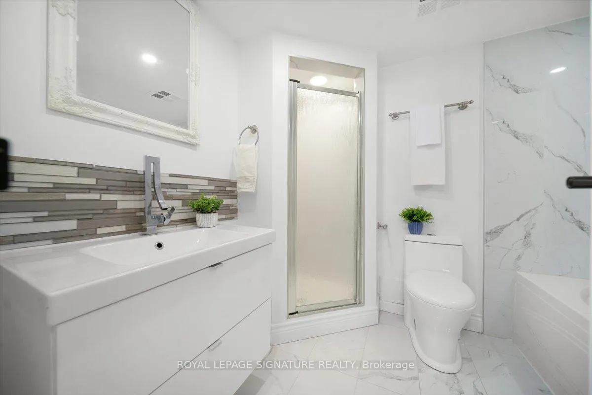 Photo 7 of Unit 903, 5 Rowntree Road, Etobicoke, Mount Olive-Silverstone-Jamestown — HOMEH