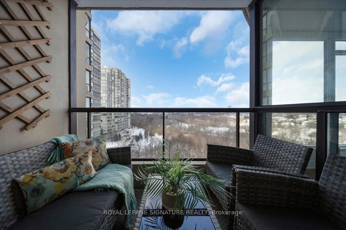 Photo 9 of Unit 903, 5 Rowntree Road, Etobicoke, Mount Olive-Silverstone-Jamestown — HOMEH