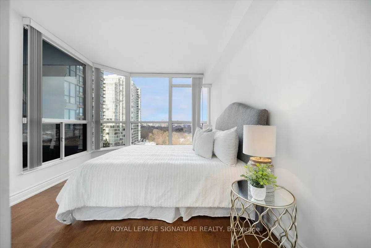 Photo 10 of Unit 903, 5 Rowntree Road, Etobicoke, Mount Olive-Silverstone-Jamestown — HOMEH