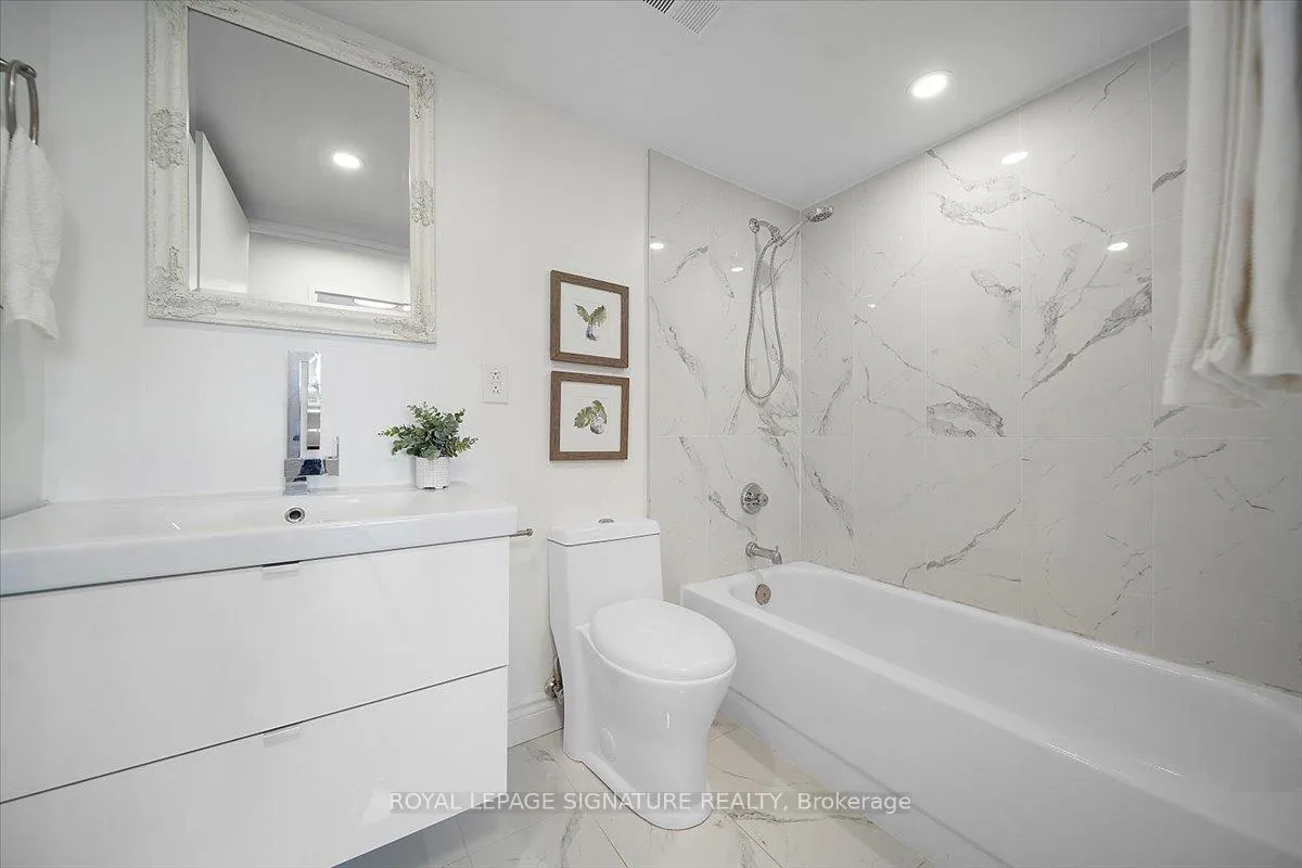 Photo 11 of Unit 903, 5 Rowntree Road, Etobicoke, Mount Olive-Silverstone-Jamestown — HOMEH