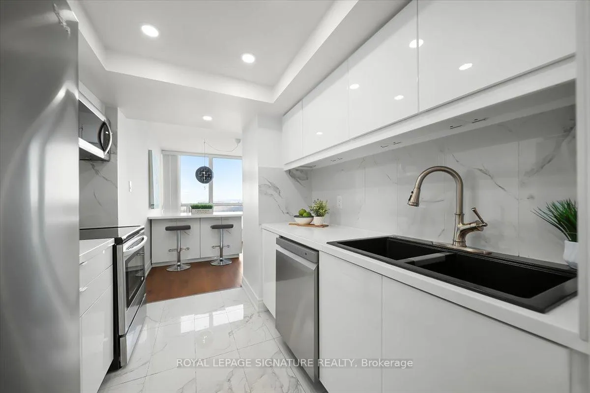 Photo 14 of Unit 903, 5 Rowntree Road, Etobicoke, Mount Olive-Silverstone-Jamestown — HOMEH