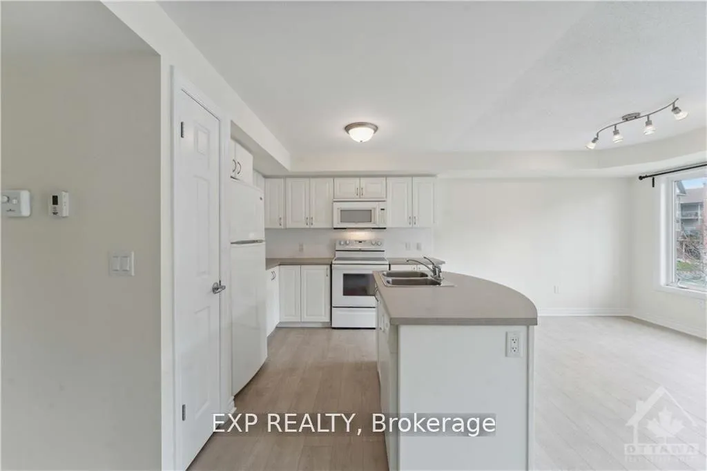 Photo 5 of Unit 3, 305 Cresthaven Drive, Ottawa, Barrhaven East — HOMEH