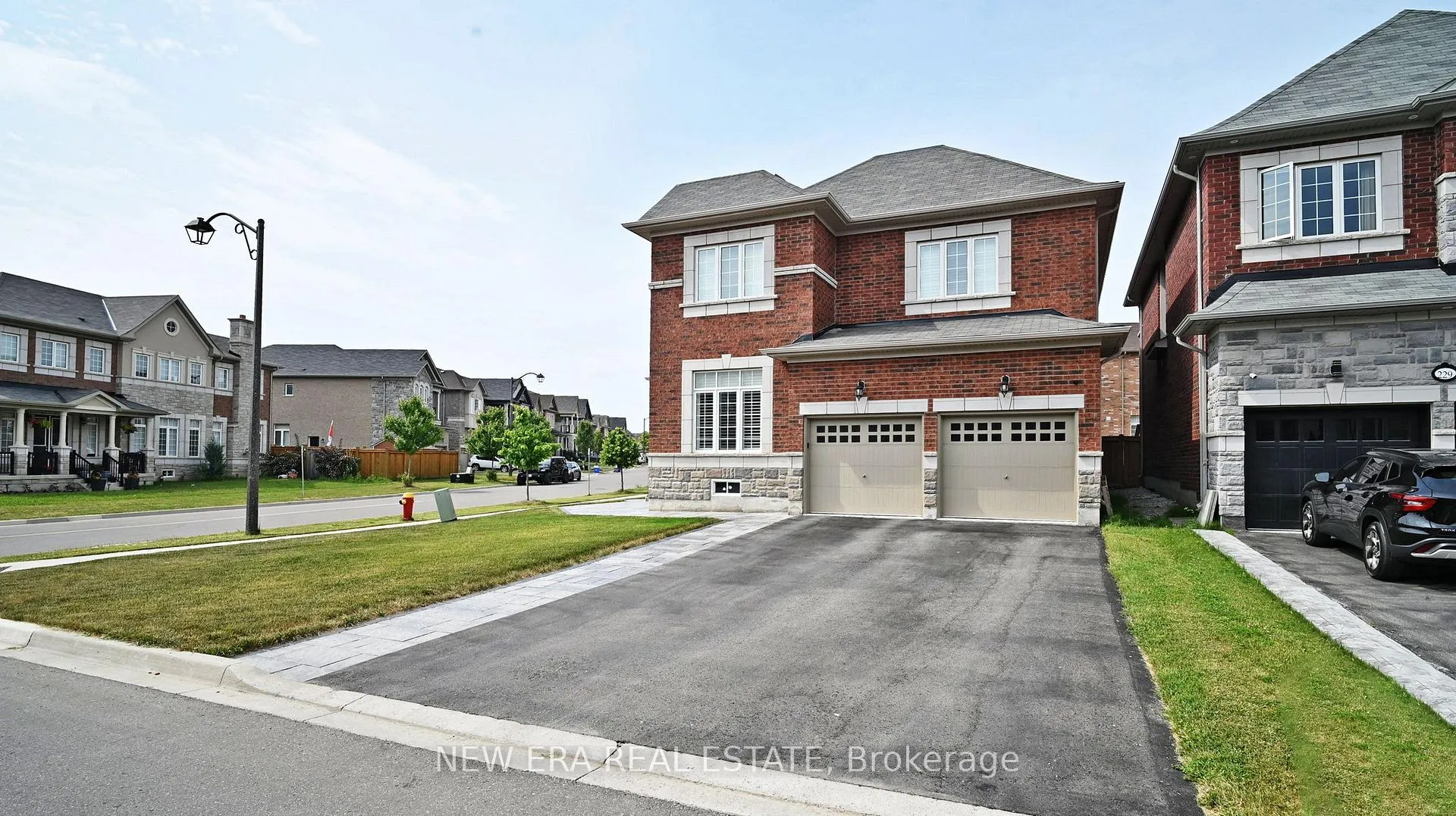 Photo 5 of 77 Wildflower Lane, Halton Hills, Georgetown — HOMEH