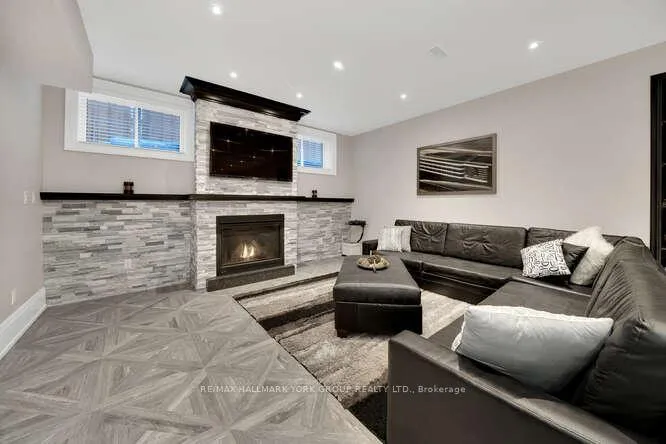 Photo 44 of 82 Elizabeth Grove, King, King City — HOMEH