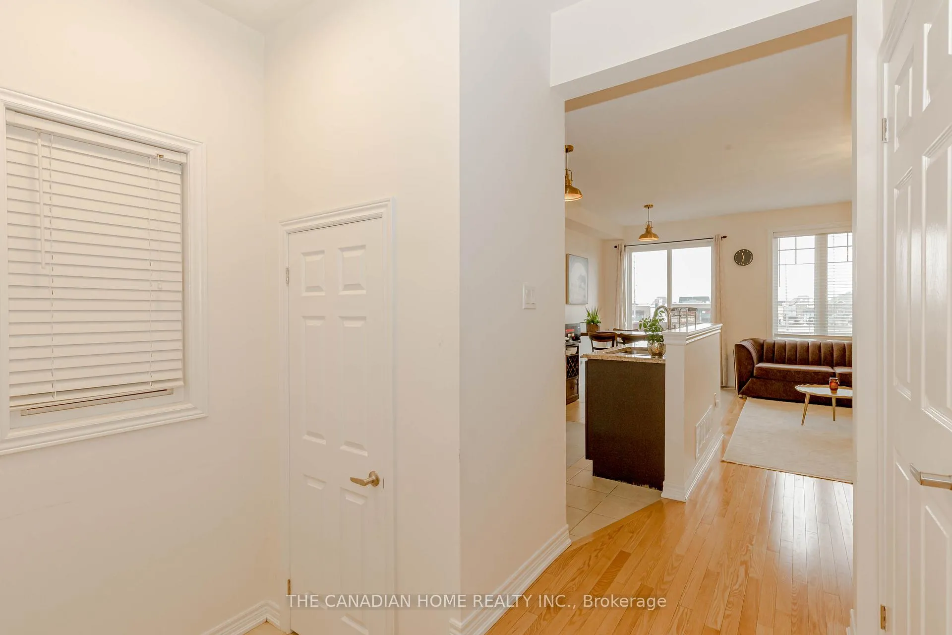 Photo 8 of 200 Sky Harbour Drive, Brampton, Bram West — HOMEH