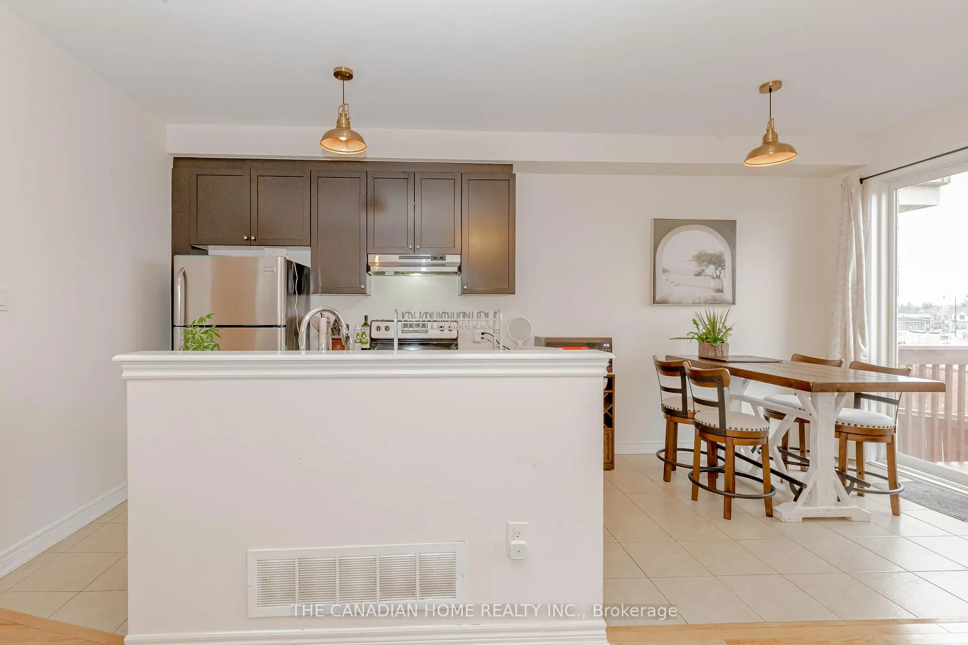 Photo 10 of 200 Sky Harbour Drive, Brampton, Bram West — HOMEH