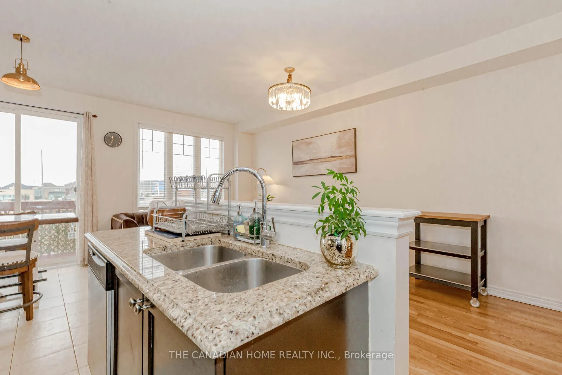 Photo 14 of 200 Sky Harbour Drive, Brampton, Bram West — HOMEH