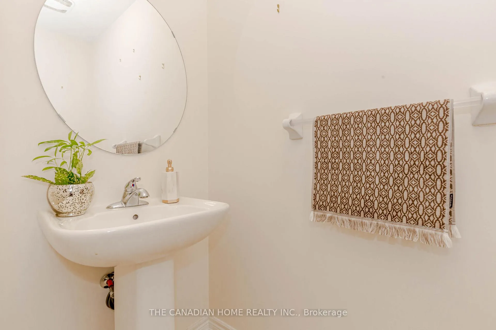 Photo 26 of 200 Sky Harbour Drive, Brampton, Bram West — HOMEH