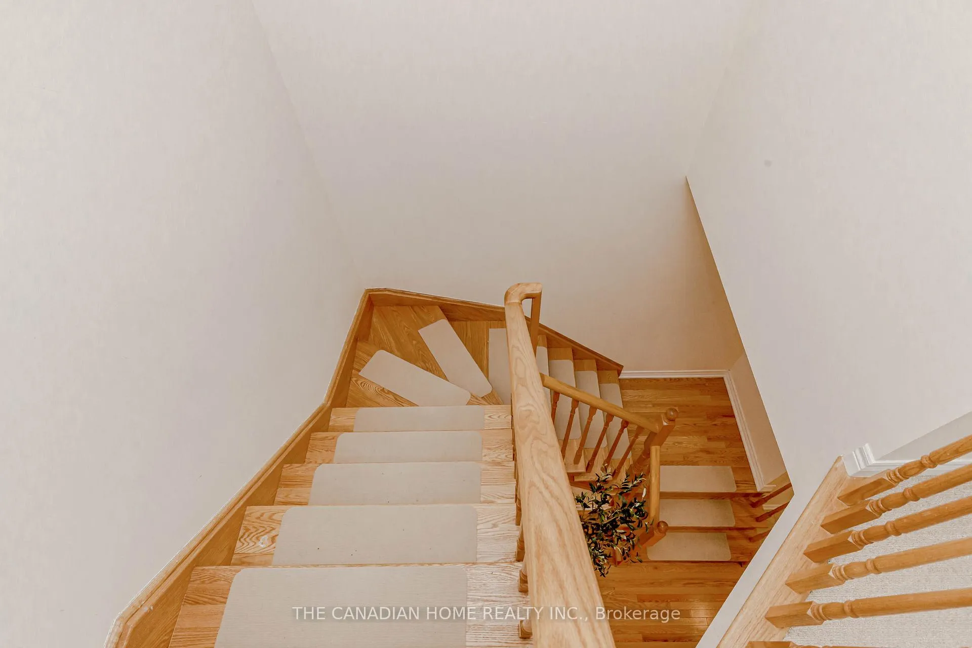 Photo 28 of 200 Sky Harbour Drive, Brampton, Bram West — HOMEH