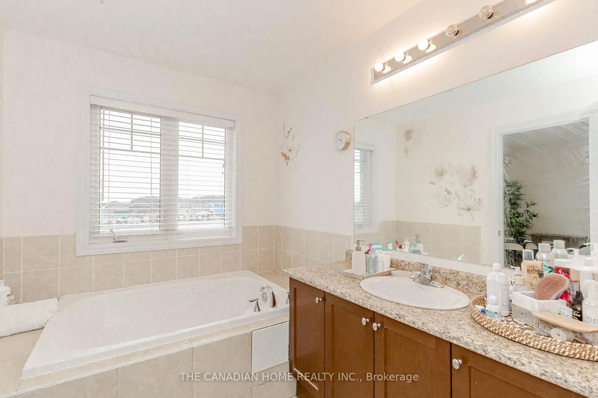 Photo 34 of 200 Sky Harbour Drive, Brampton, Bram West — HOMEH
