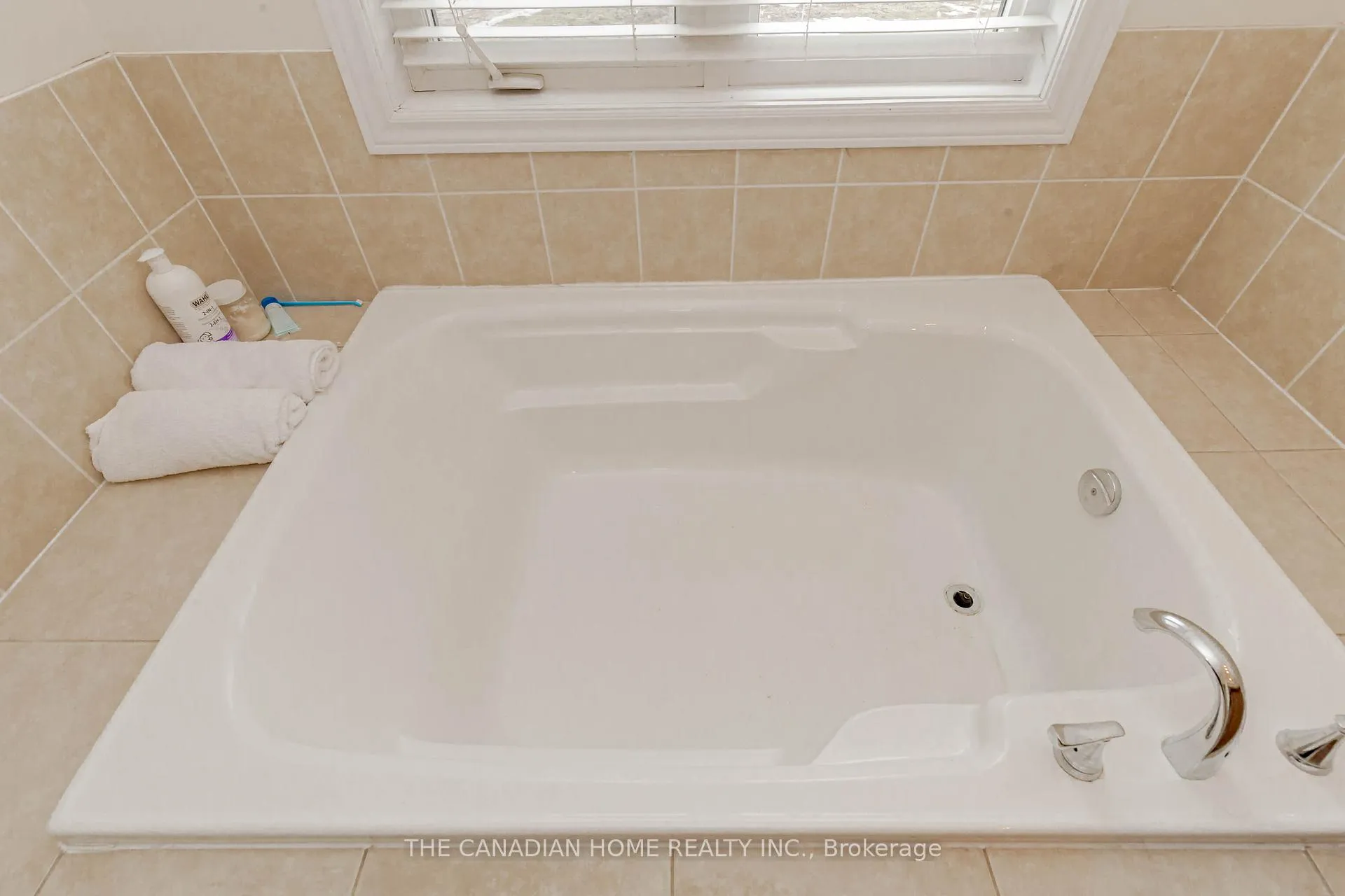 Photo 36 of 200 Sky Harbour Drive, Brampton, Bram West — HOMEH