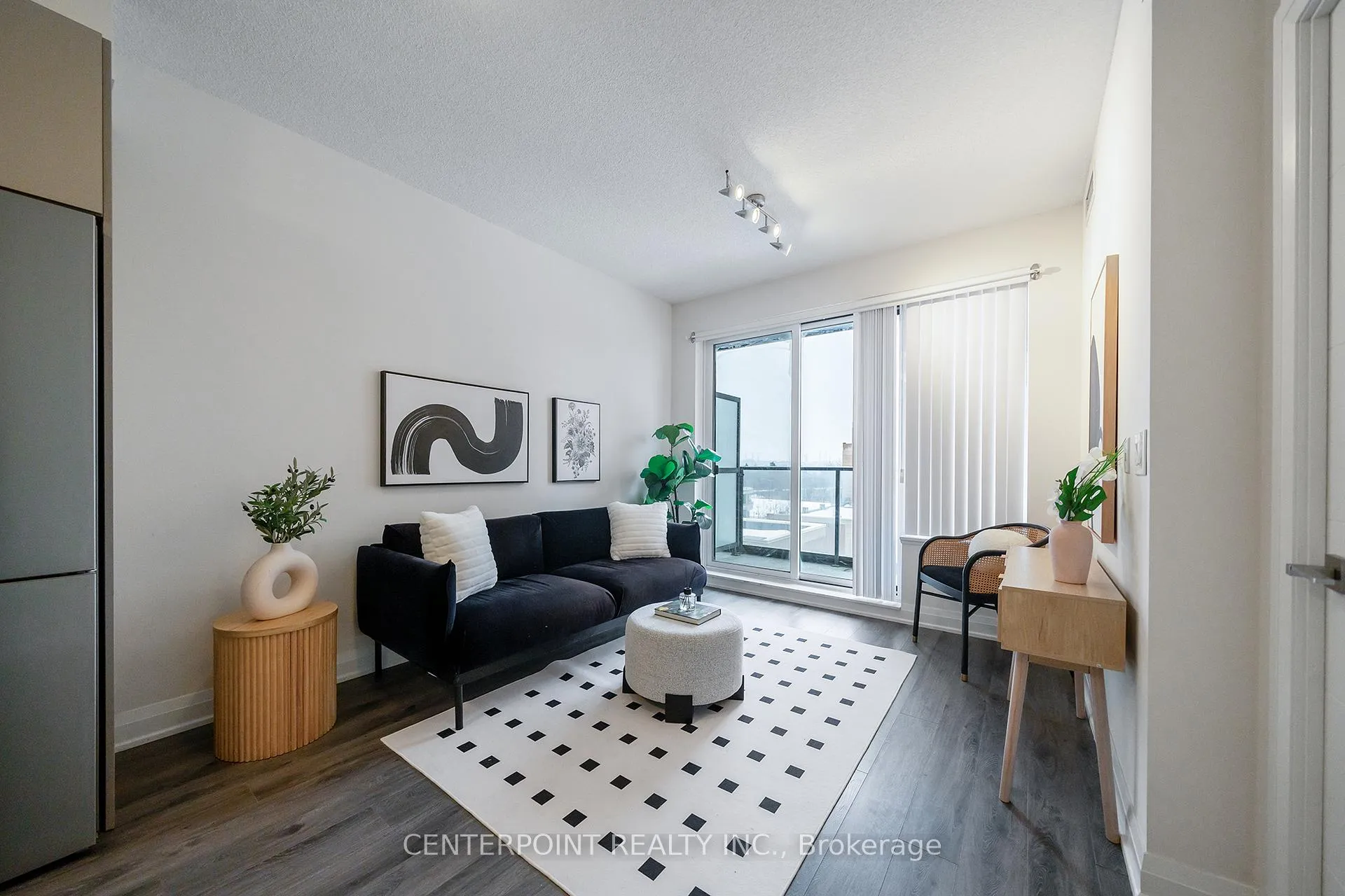 Photo 4 of Unit 627, 28 Uptown Drive, Markham, Unionville — HOMEH