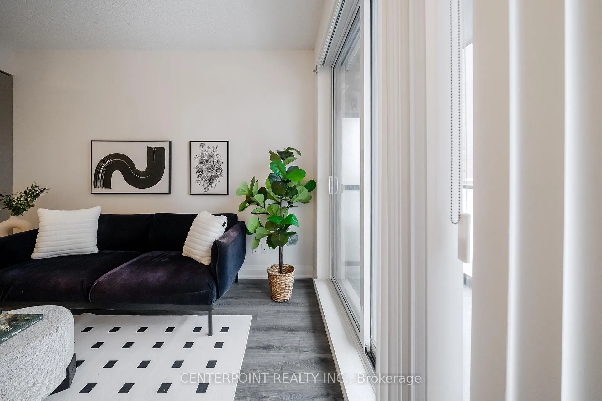 Photo 6 of Unit 627, 28 Uptown Drive, Markham, Unionville — HOMEH