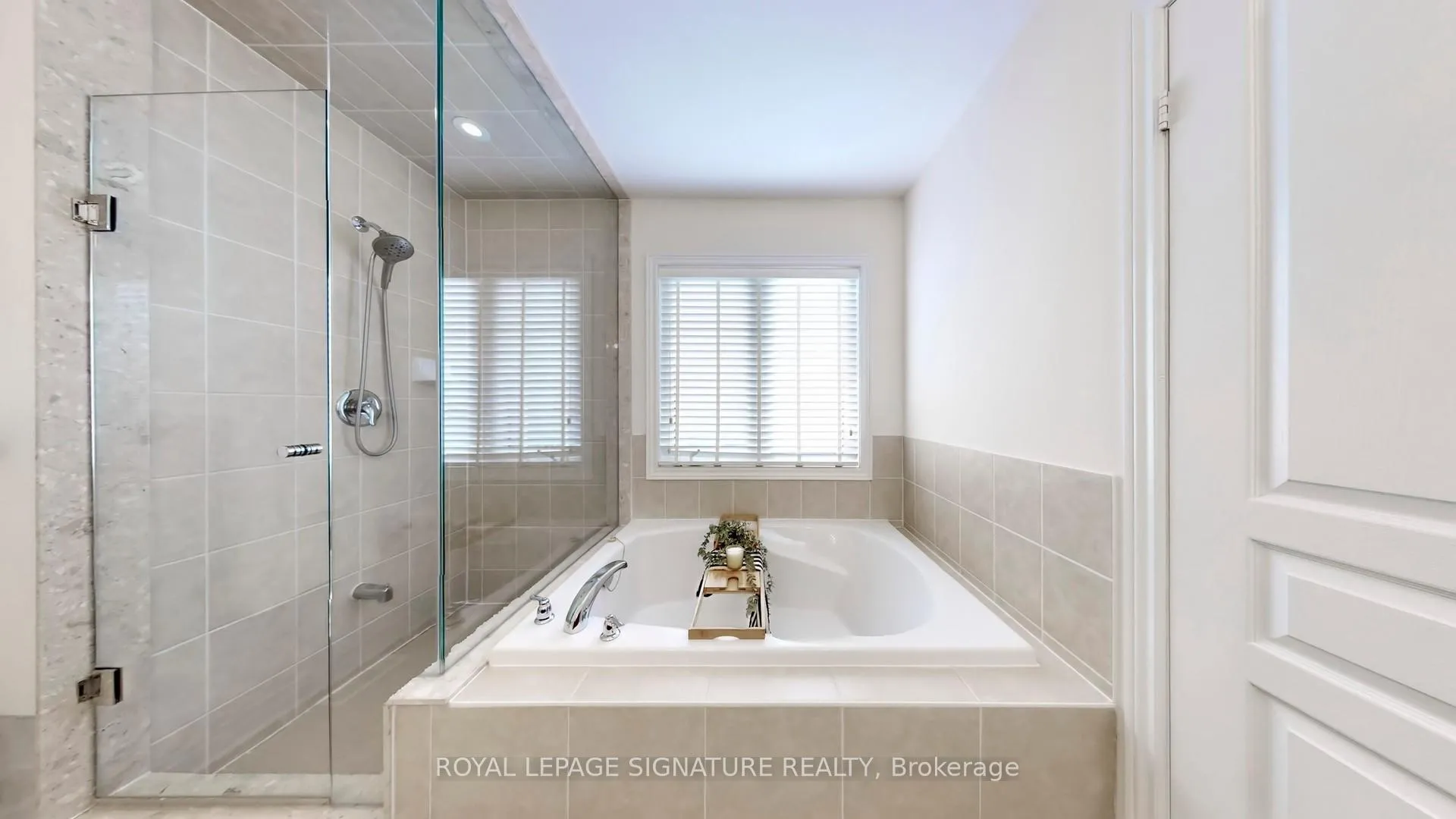 Photo 9 of 23 Frederick Stamm Crescent, Markham, Berczy — HOMEH