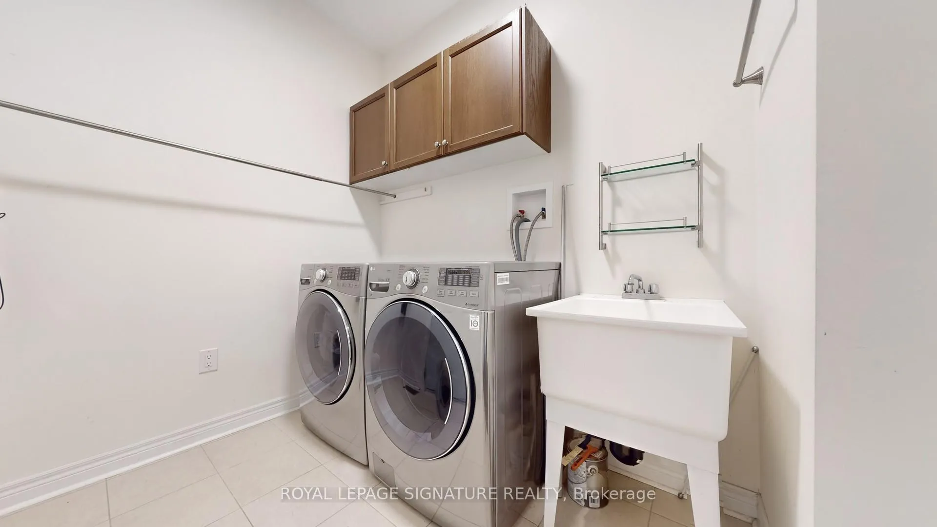 Photo 14 of 23 Frederick Stamm Crescent, Markham, Berczy — HOMEH