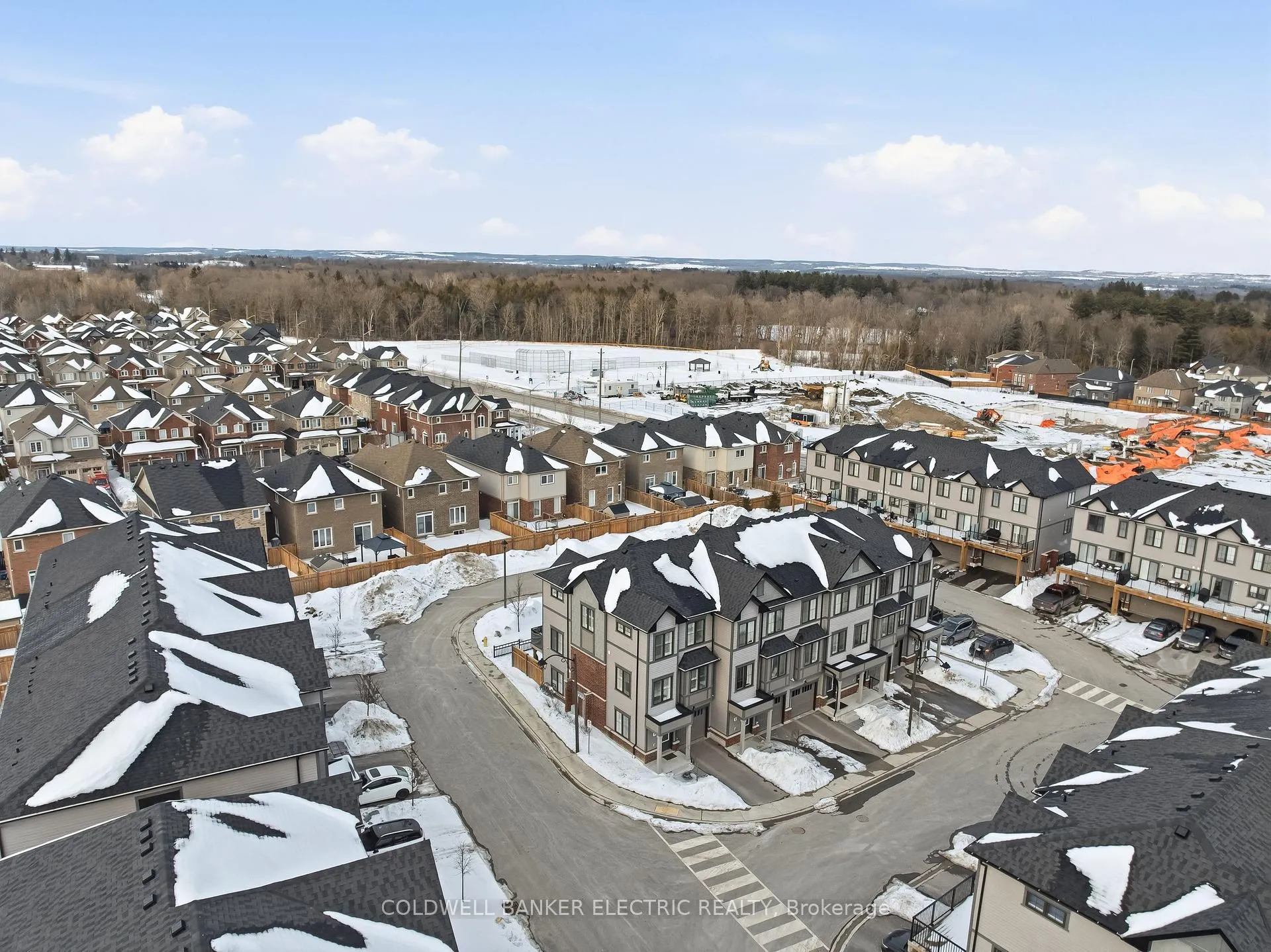 Photo 2 of 1 Loana Lane, Clarington, Bowmanville — HOMEH