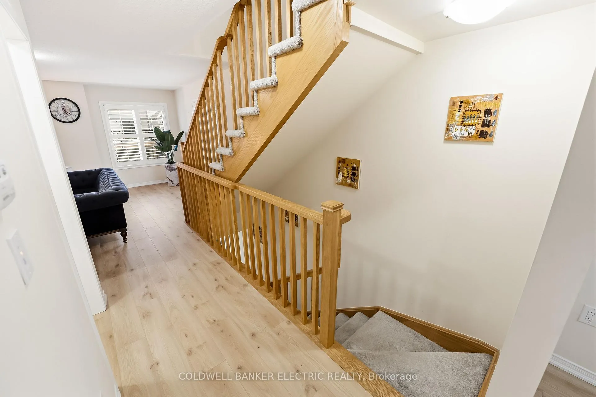 Photo 13 of 1 Loana Lane, Clarington, Bowmanville — HOMEH