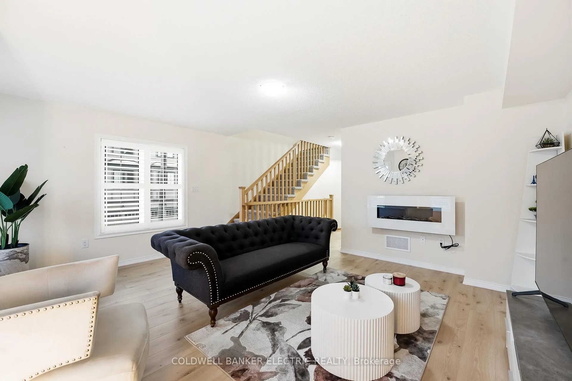 Photo 14 of 1 Loana Lane, Clarington, Bowmanville — HOMEH
