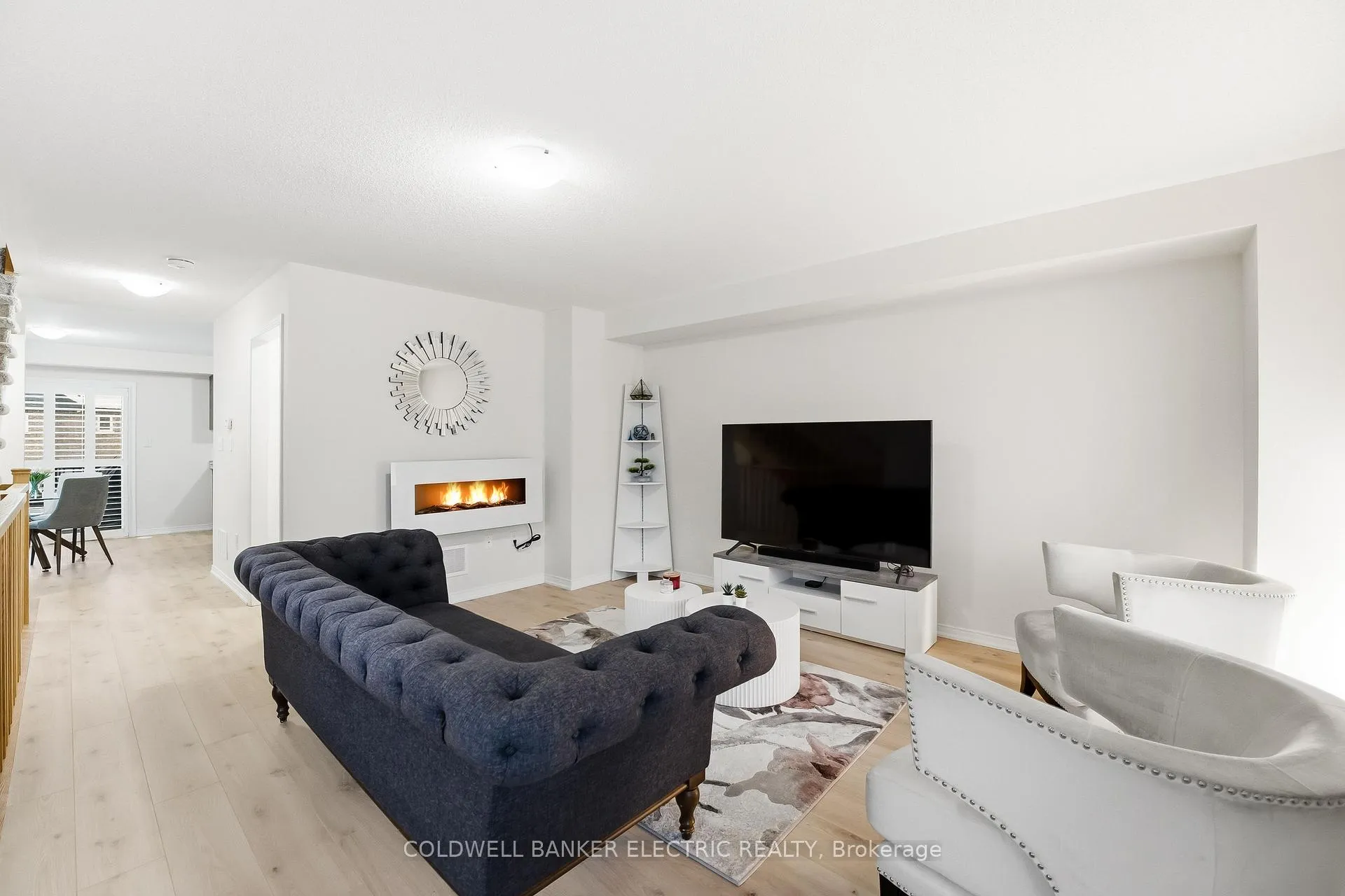 Photo 16 of 1 Loana Lane, Clarington, Bowmanville — HOMEH