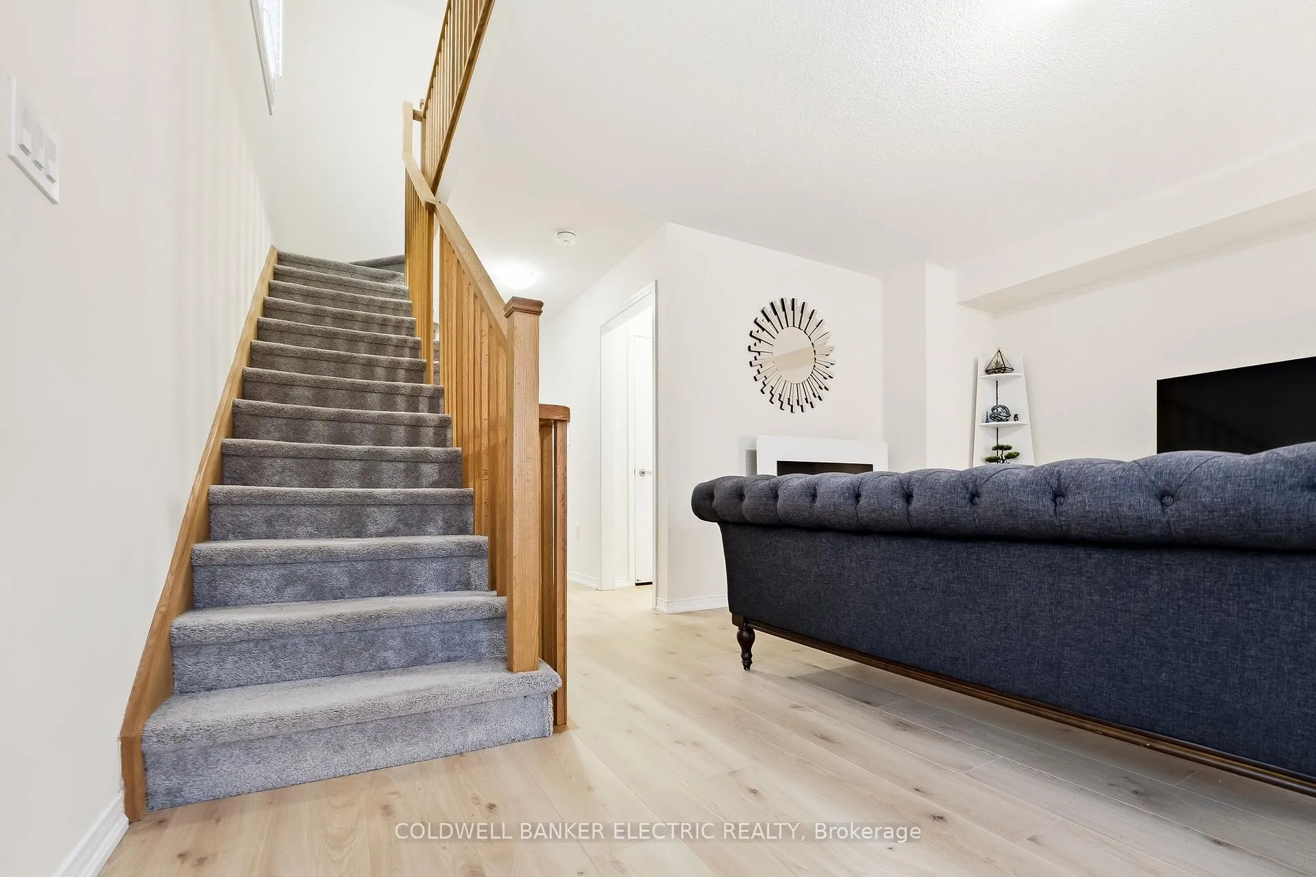 Photo 23 of 1 Loana Lane, Clarington, Bowmanville — HOMEH
