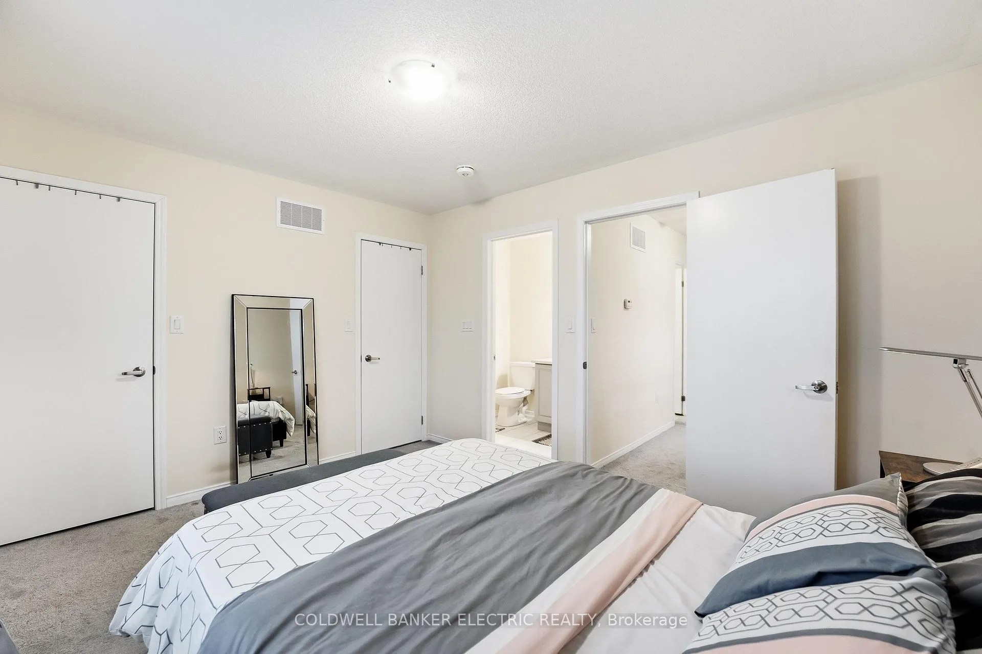 Photo 26 of 1 Loana Lane, Clarington, Bowmanville — HOMEH