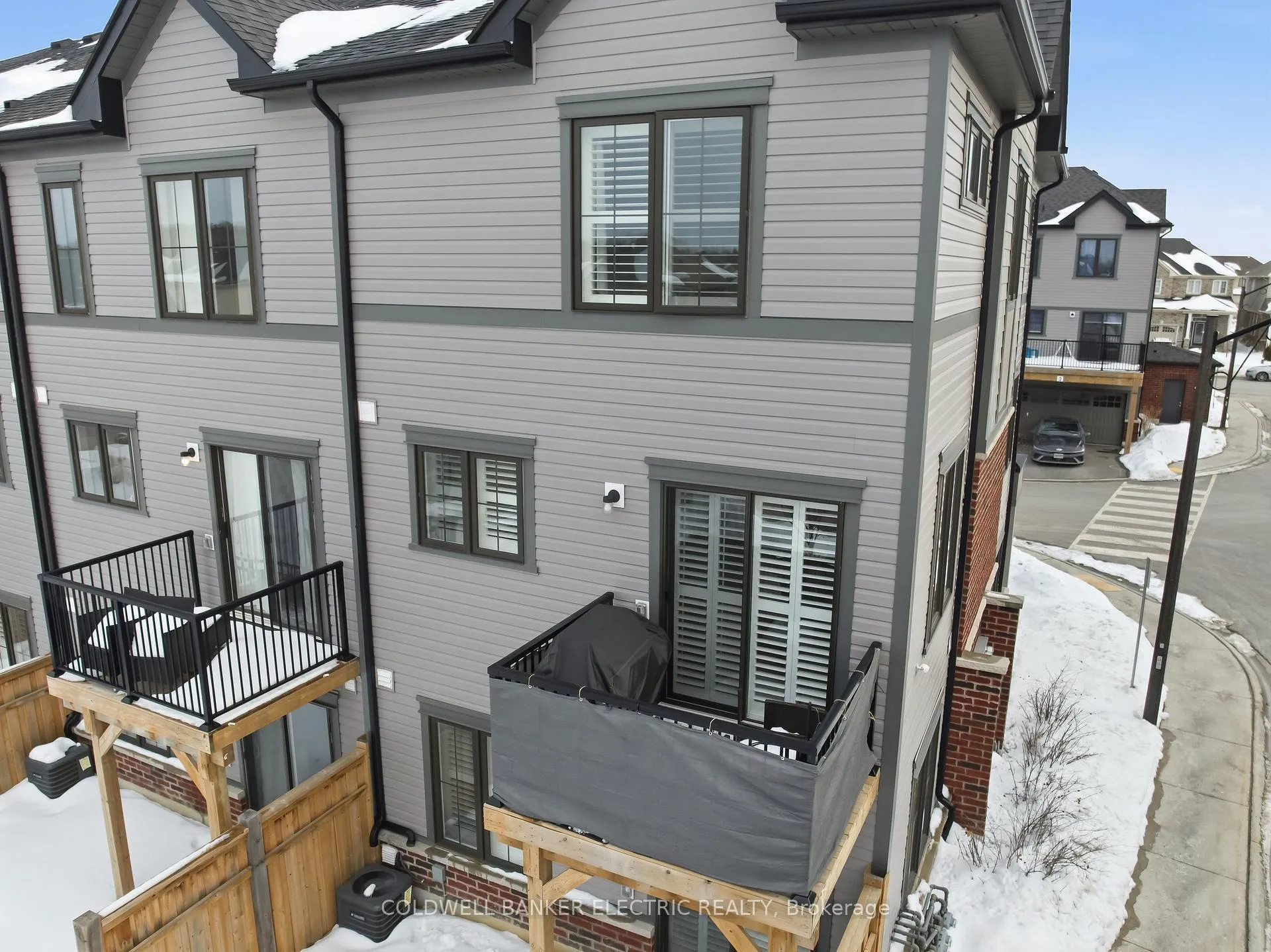Photo 33 of 1 Loana Lane, Clarington, Bowmanville — HOMEH