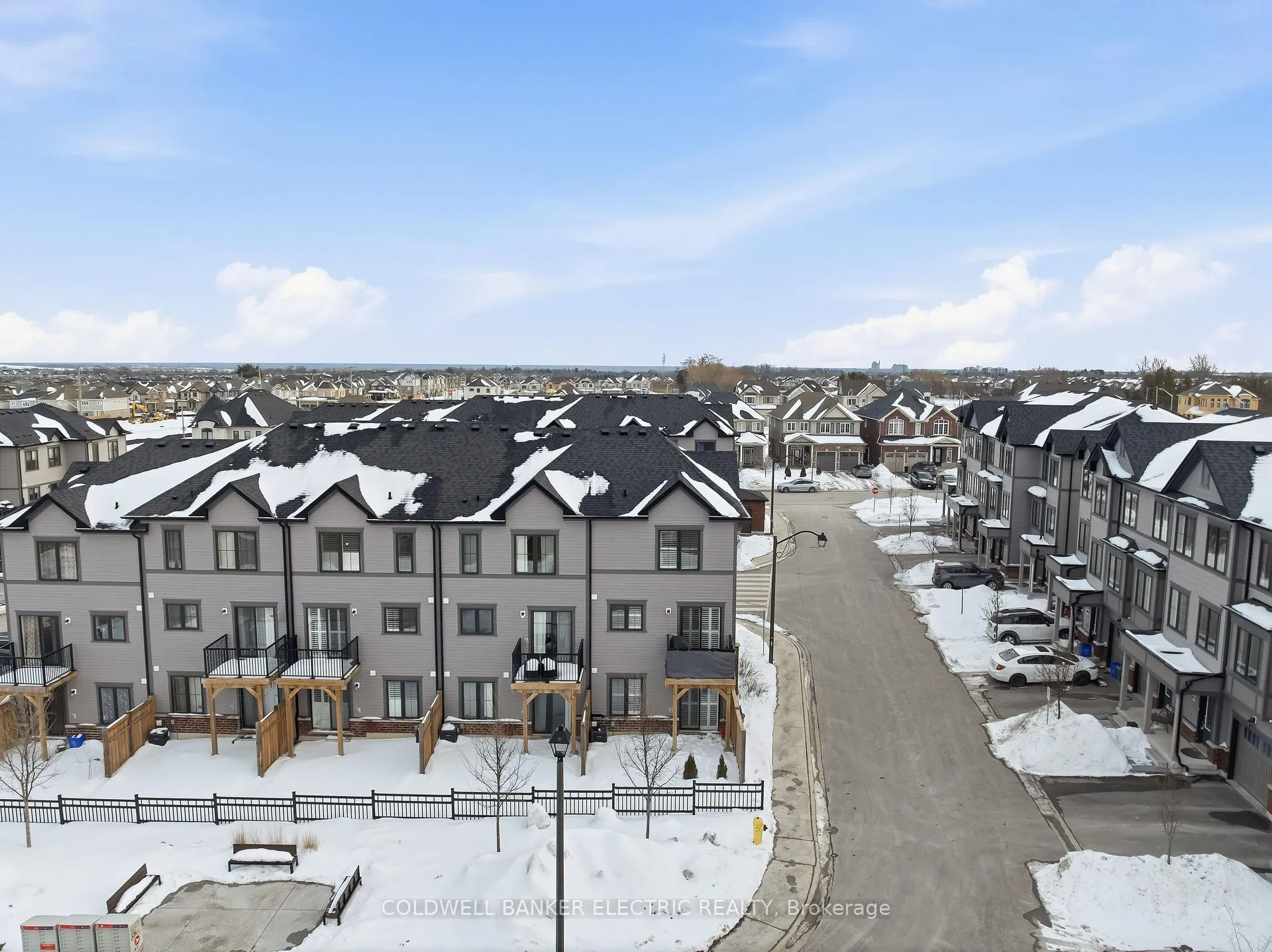 Photo 37 of 1 Loana Lane, Clarington, Bowmanville — HOMEH