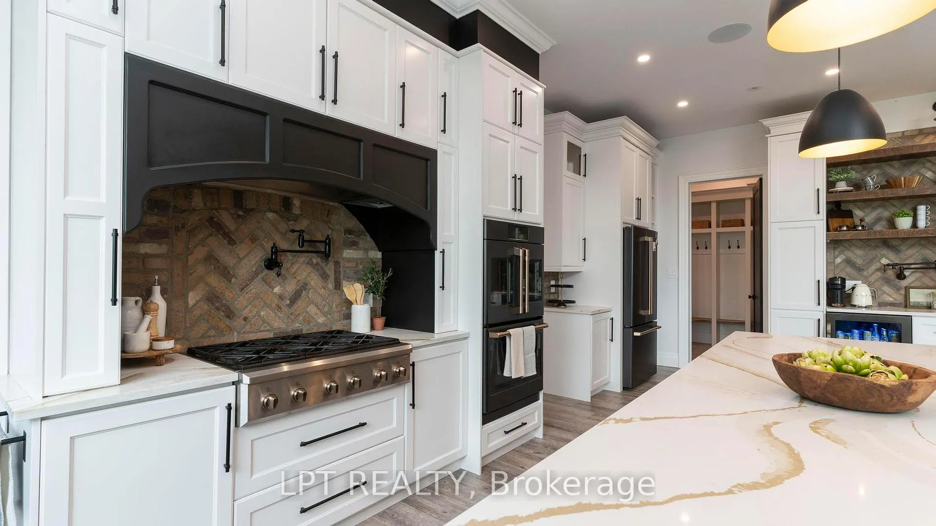 Photo 14 of Unit 253, 9861 Glendon Drive, Middlesex Centre, Rural Middlesex Centre — HOMEH