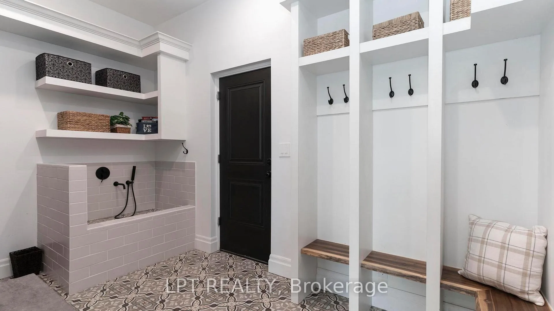 Photo 16 of Unit 253, 9861 Glendon Drive, Middlesex Centre, Rural Middlesex Centre — HOMEH